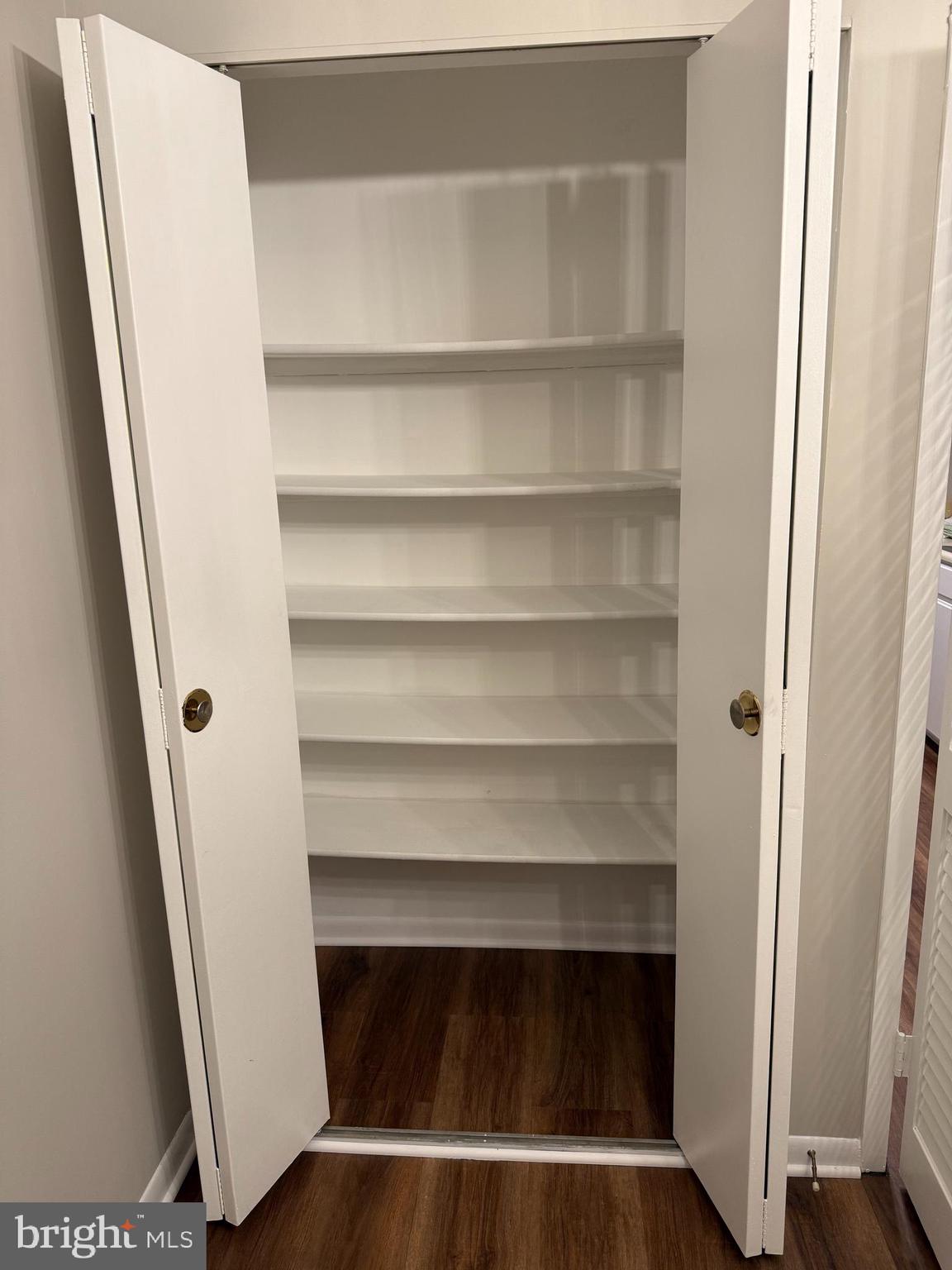 WOODLAKE TOWERS - Residential