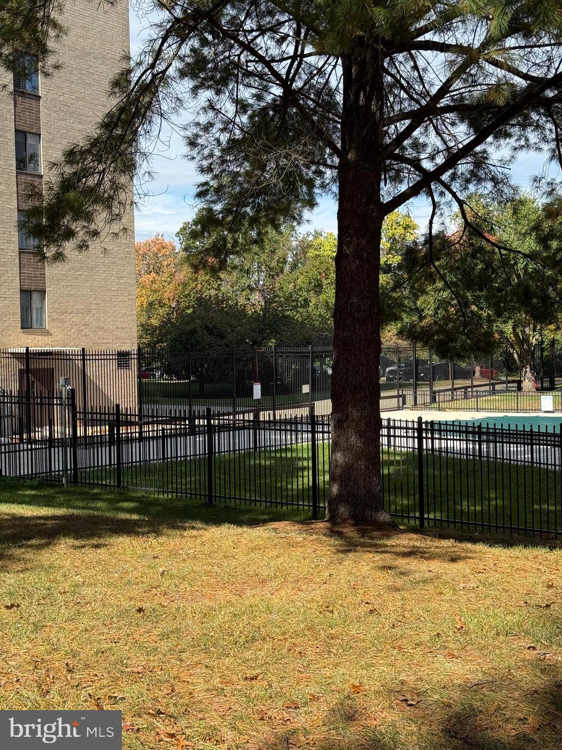 WOODLAKE TOWERS - Residential