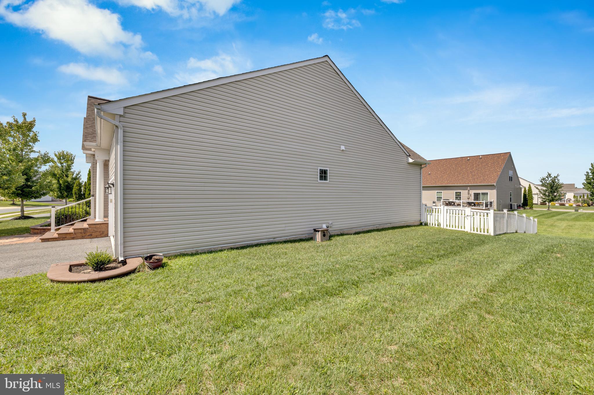 30 CLIMBING VINE AVENUE