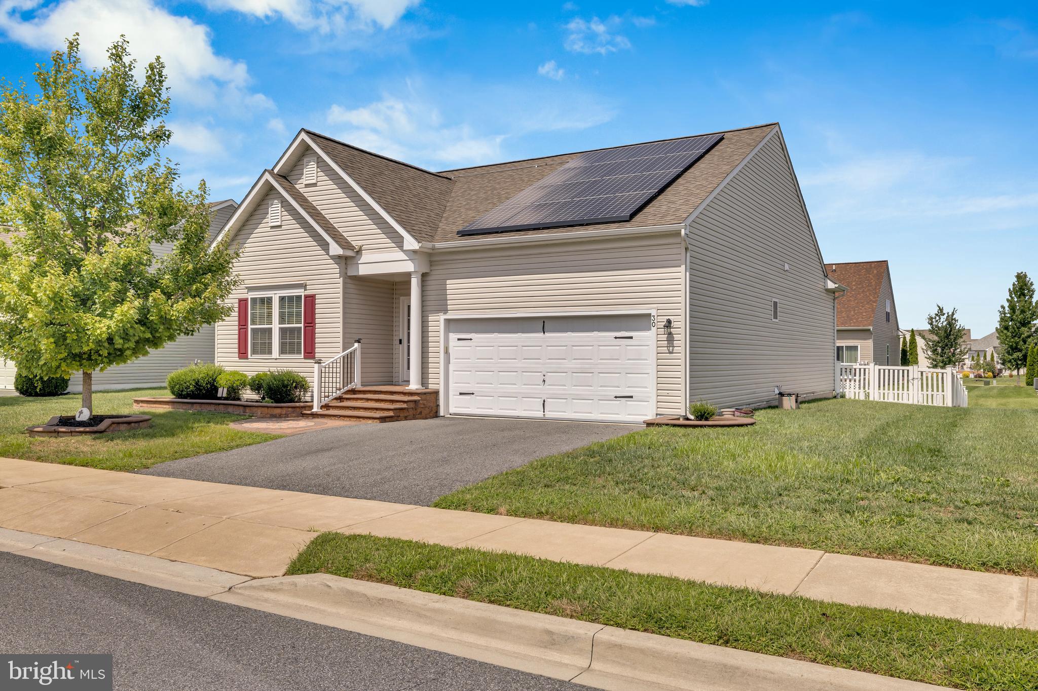 30 CLIMBING VINE AVENUE