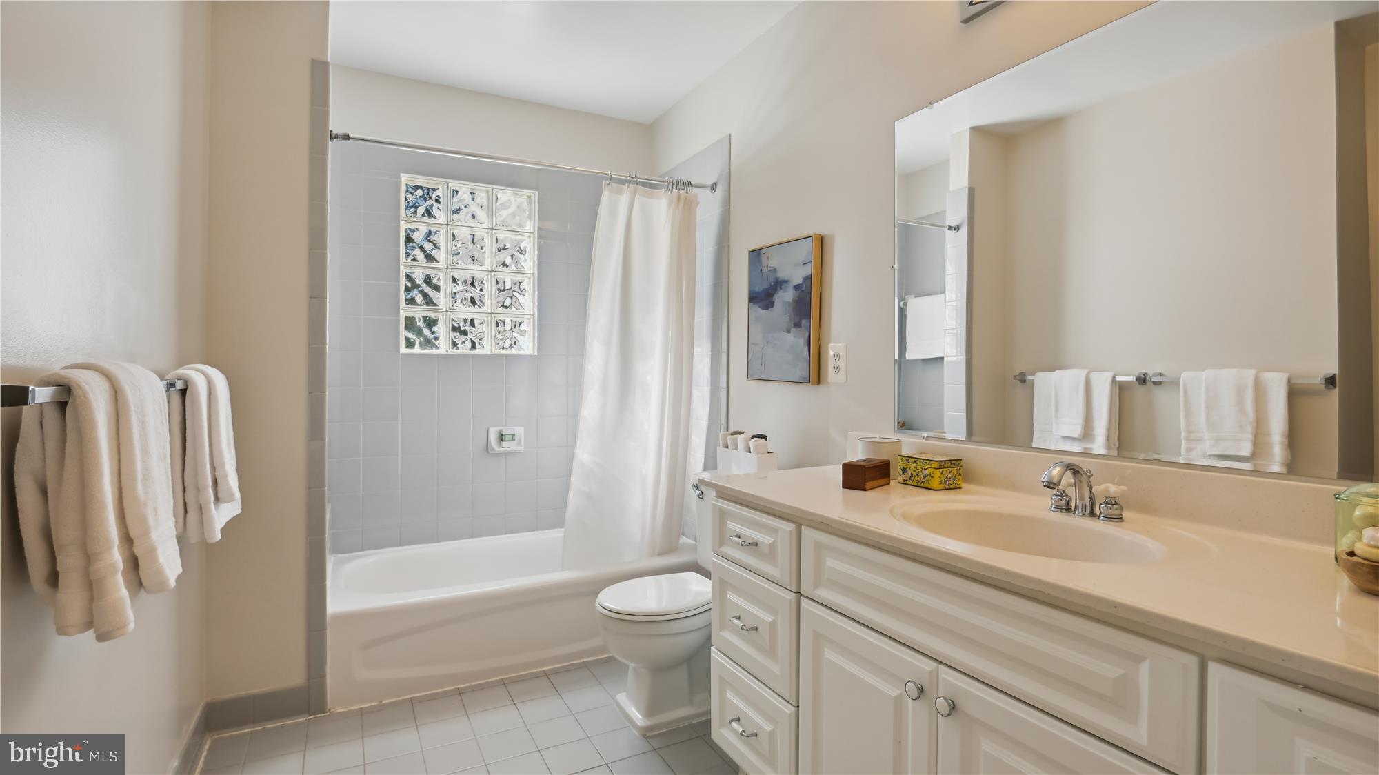 VIENNA WOODS - Residential