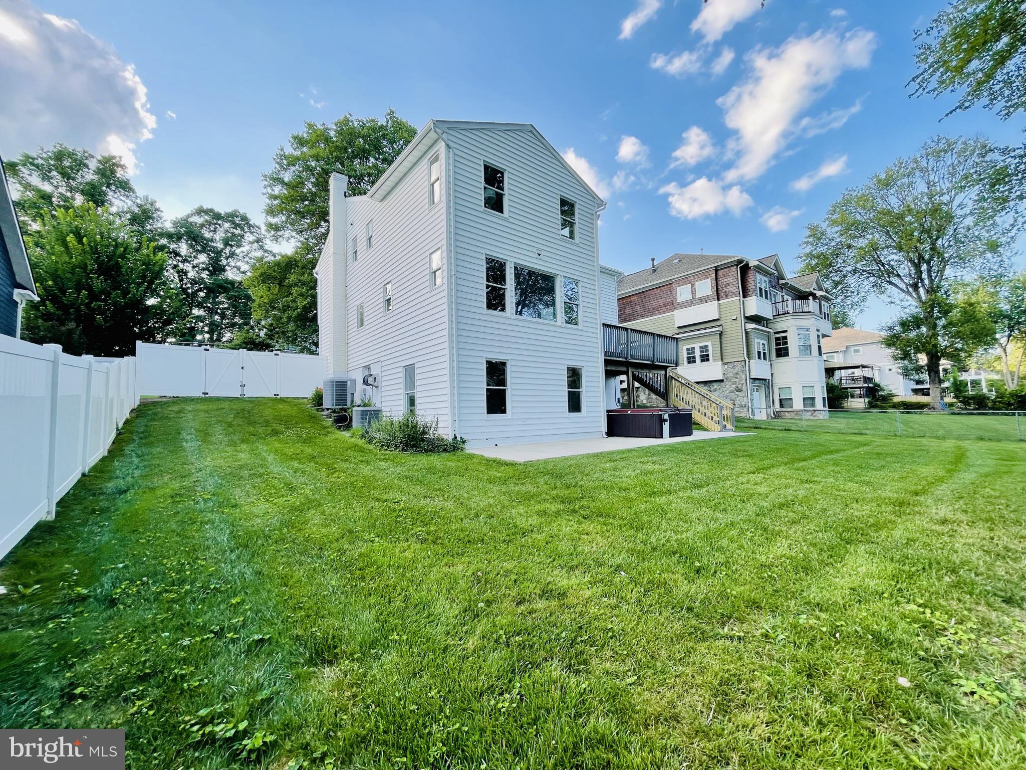 VIENNA WOODS - Residential