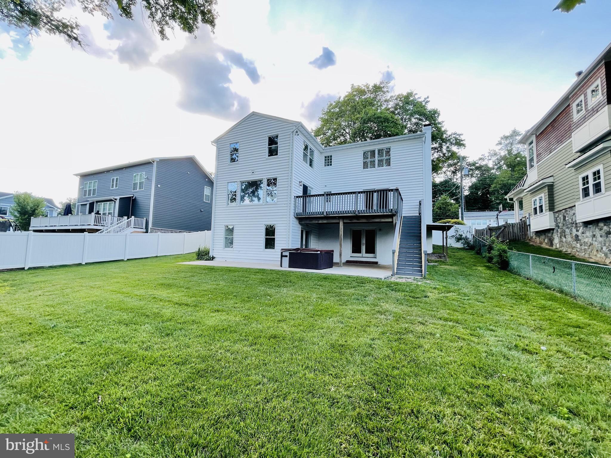 VIENNA WOODS - Residential