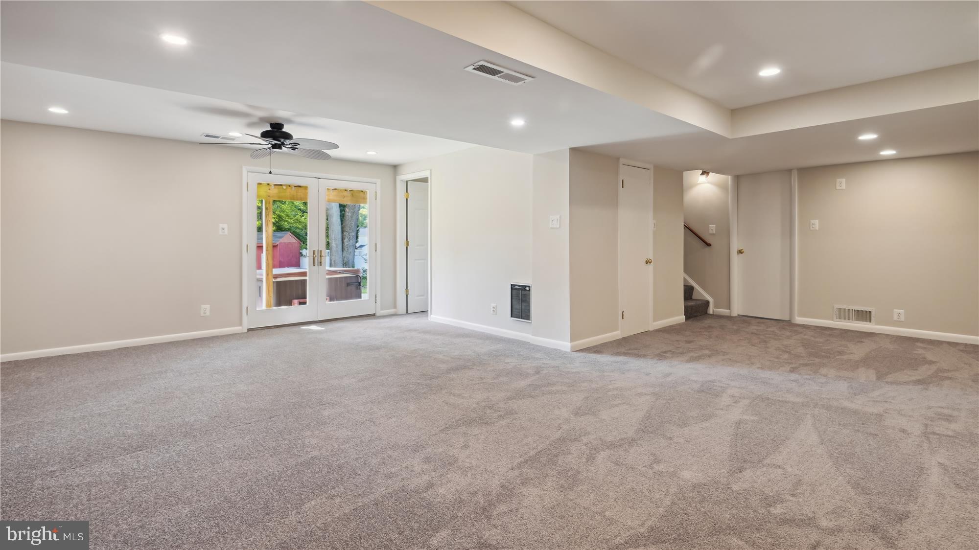 VIENNA WOODS - Residential