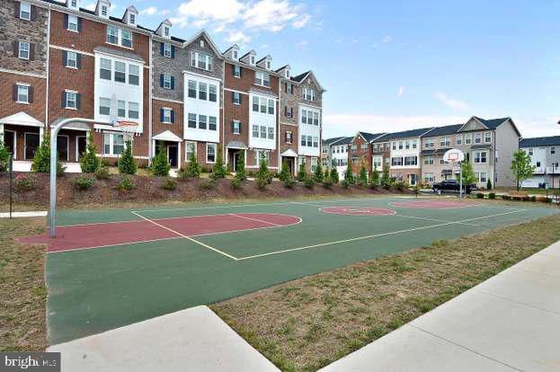 EAST GATE ONE - Residential Lease