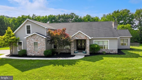 Homes For Sale - 110 Brylea Drive<br/> MOUNT WOLF, PA 17347