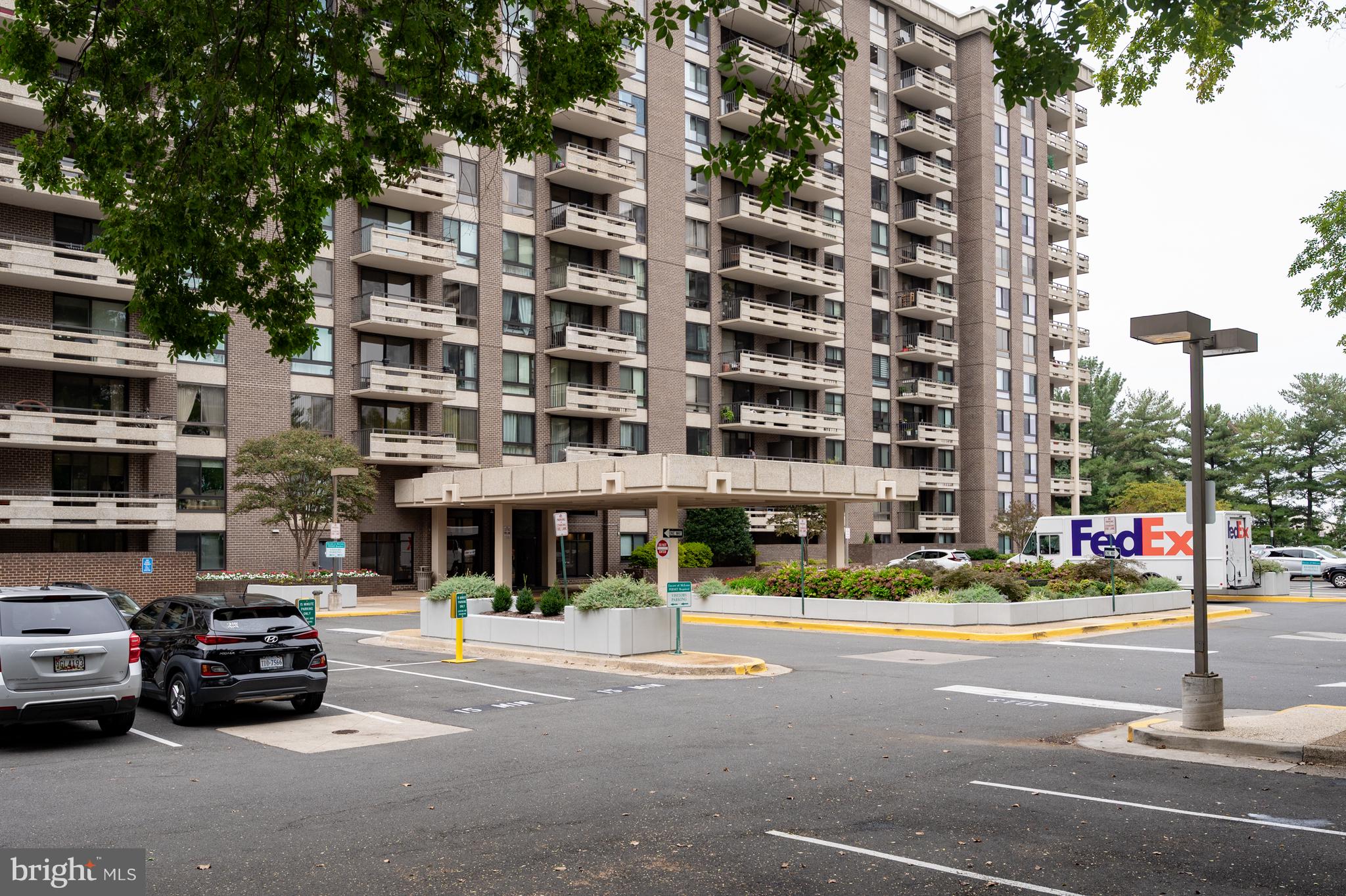 ENCORE OF MCLEAN - Residential