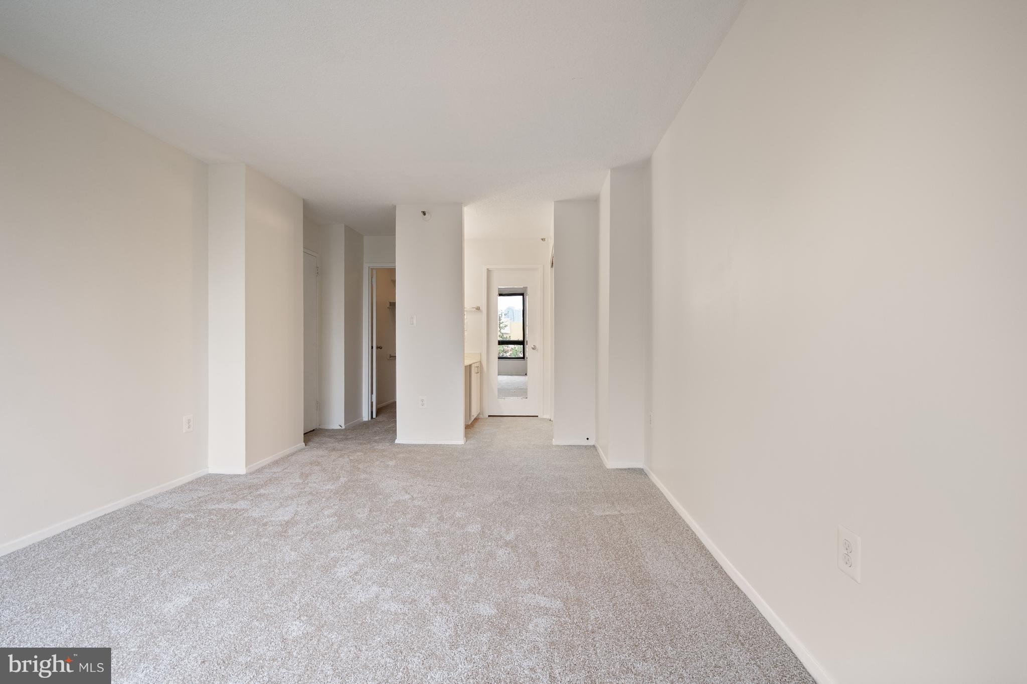 ENCORE OF MCLEAN - Residential