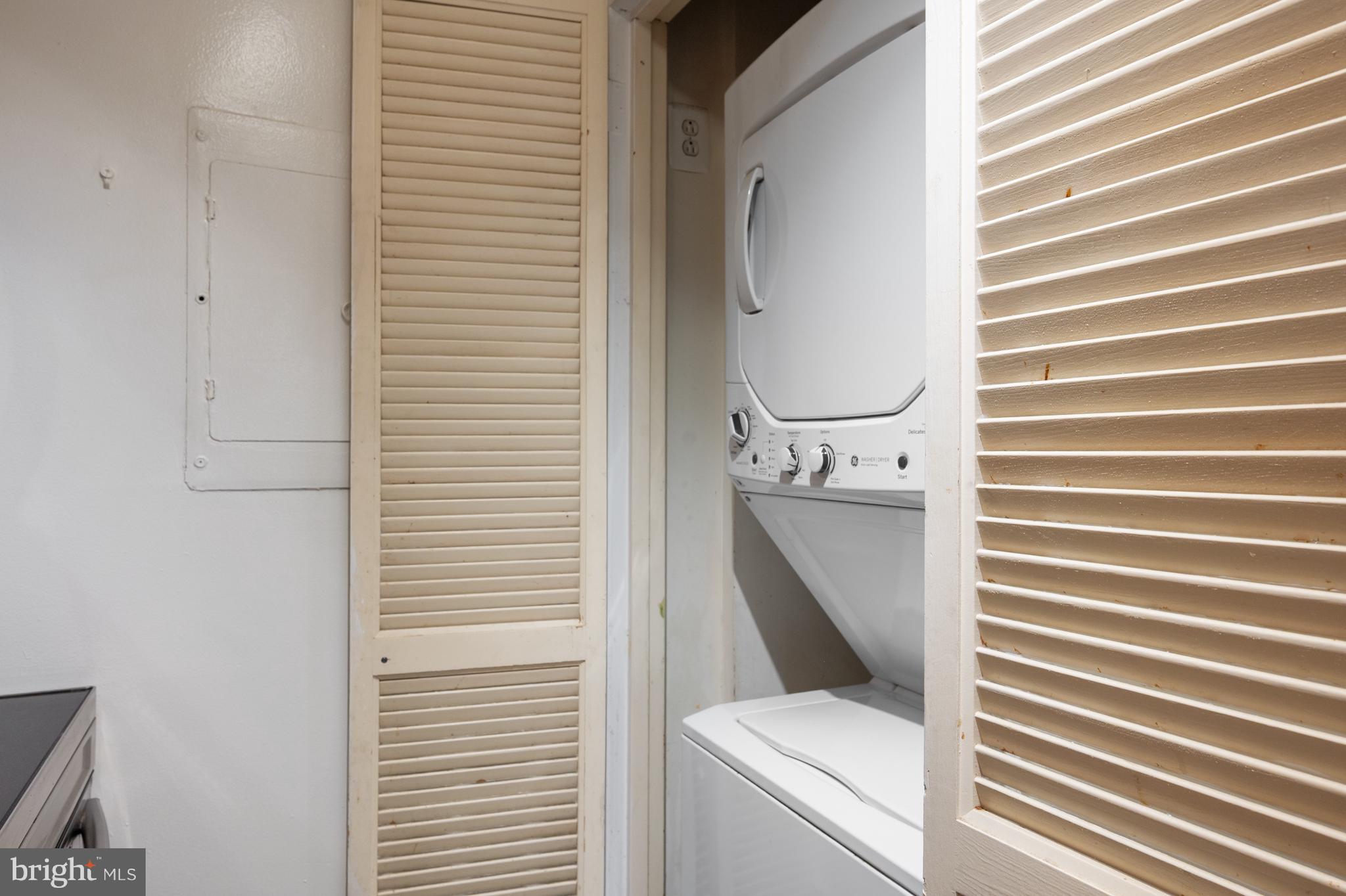 ENCORE OF MCLEAN - Residential