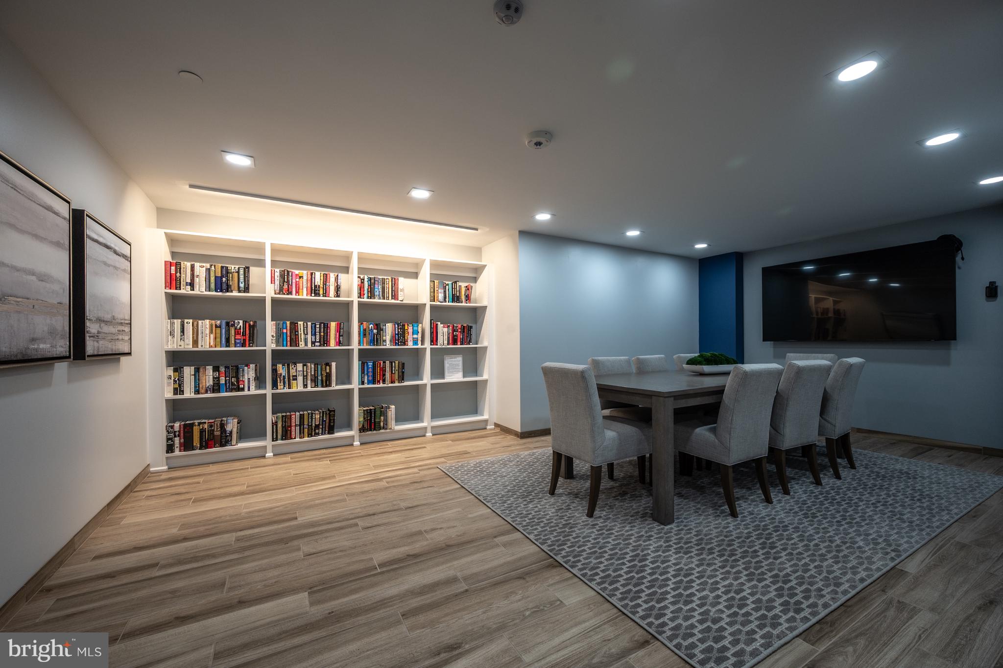 ENCORE OF MCLEAN - Residential