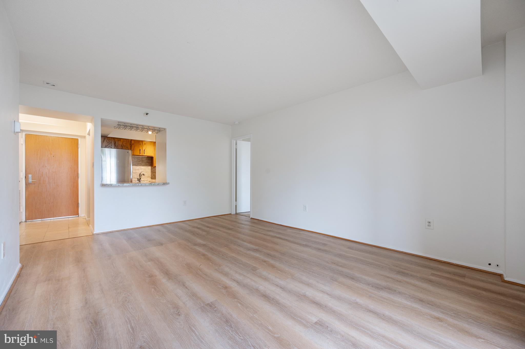 ENCORE OF MCLEAN - Residential