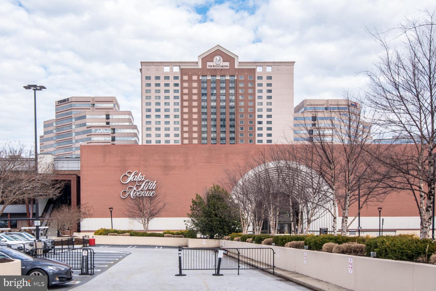 ENCORE OF MCLEAN - Residential