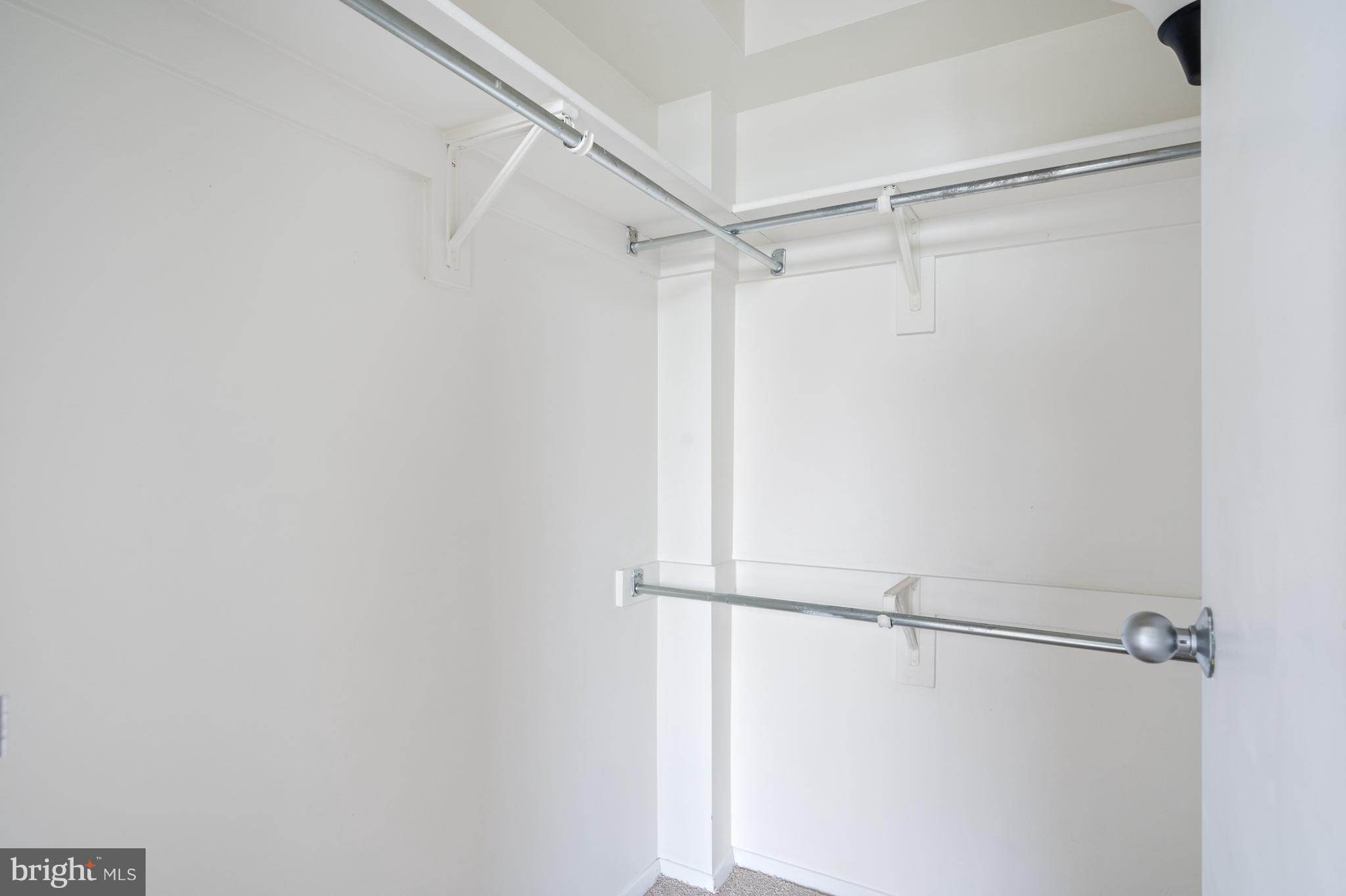 ENCORE OF MCLEAN - Residential