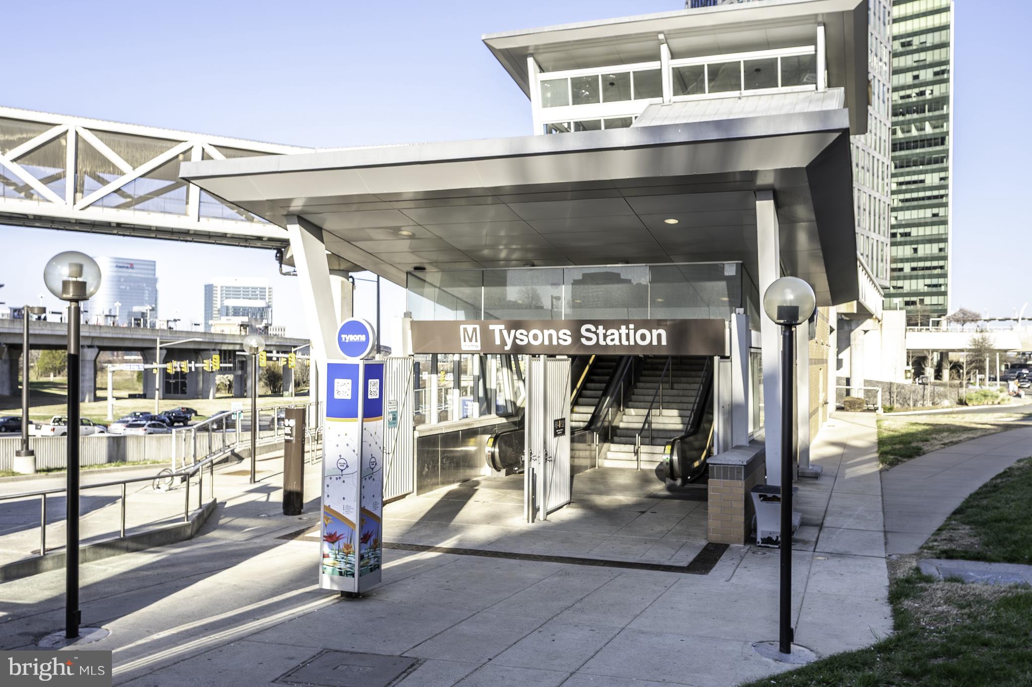 ENCORE OF MCLEAN - Residential