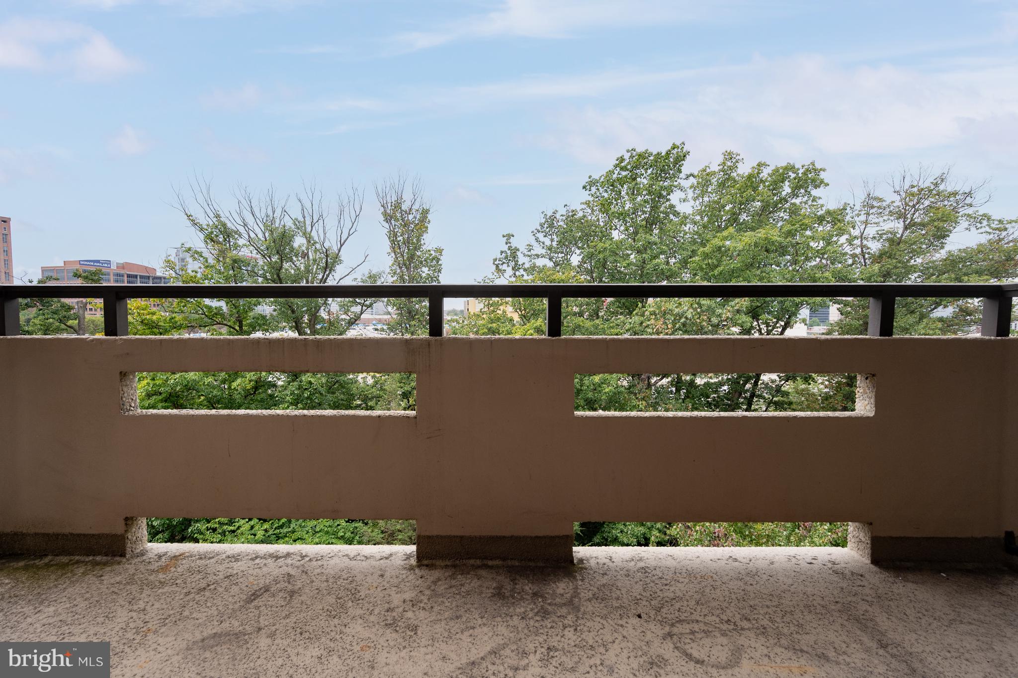 ENCORE OF MCLEAN - Residential