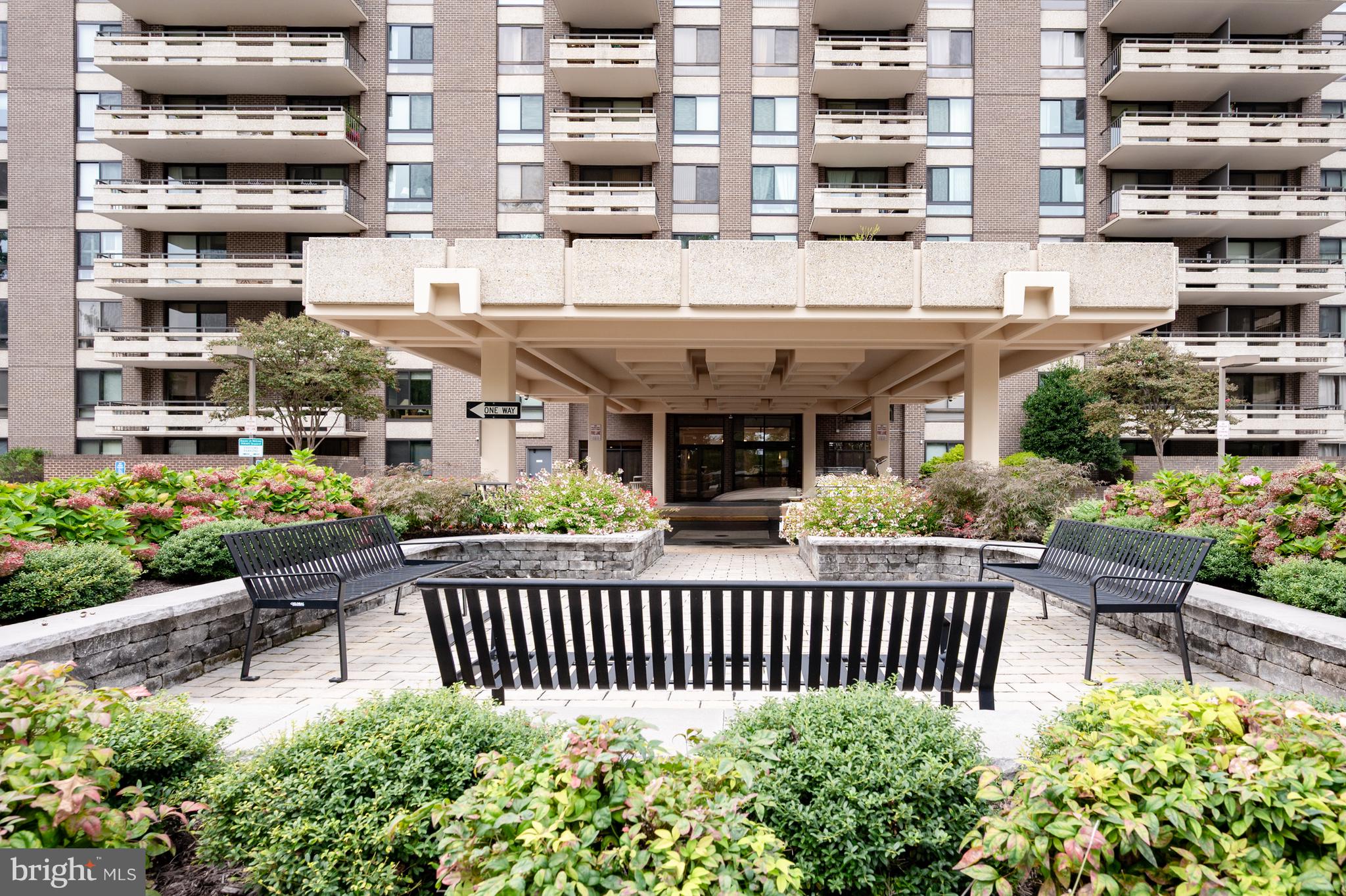 ENCORE OF MCLEAN - Residential