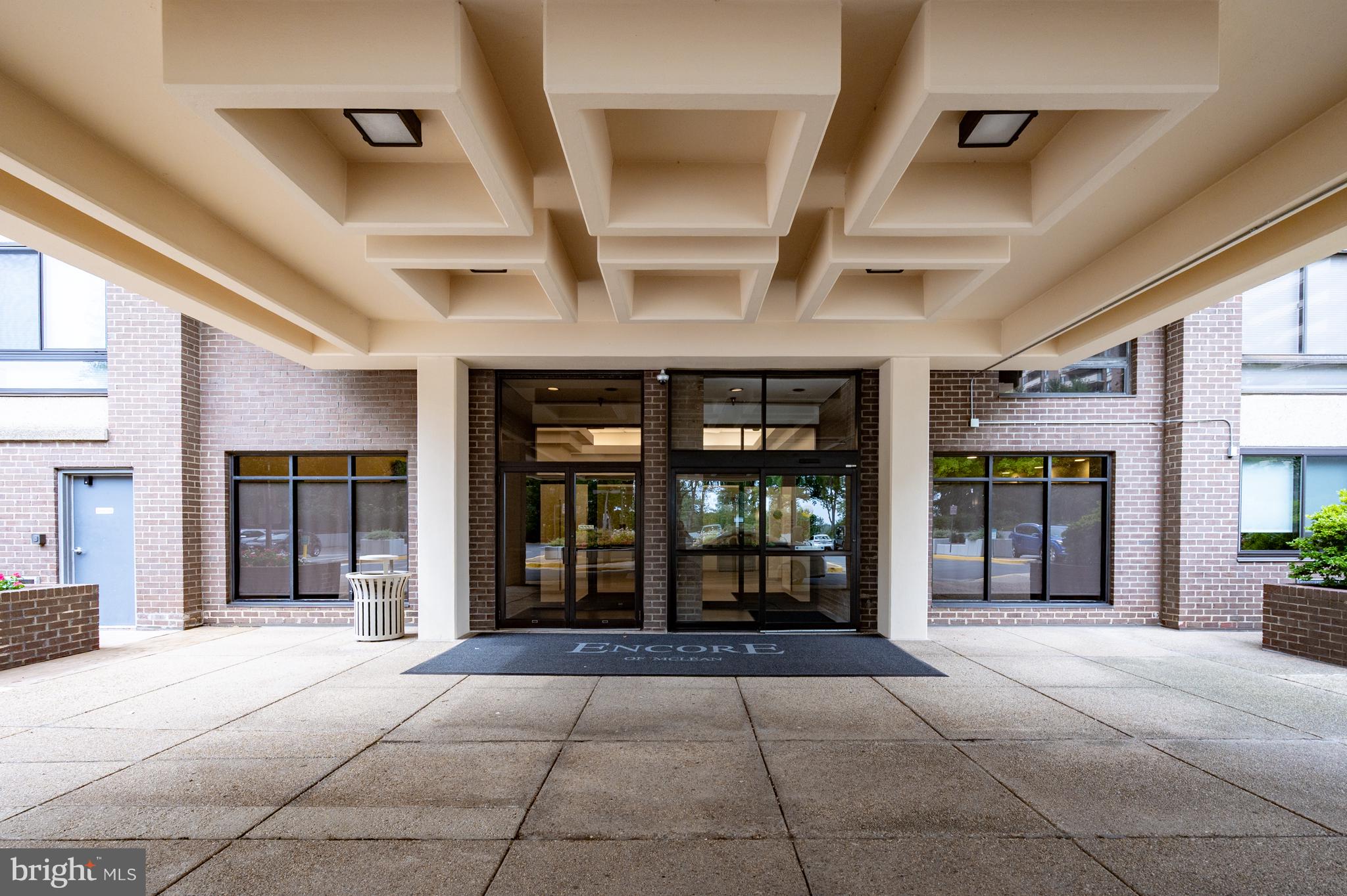 ENCORE OF MCLEAN - Residential