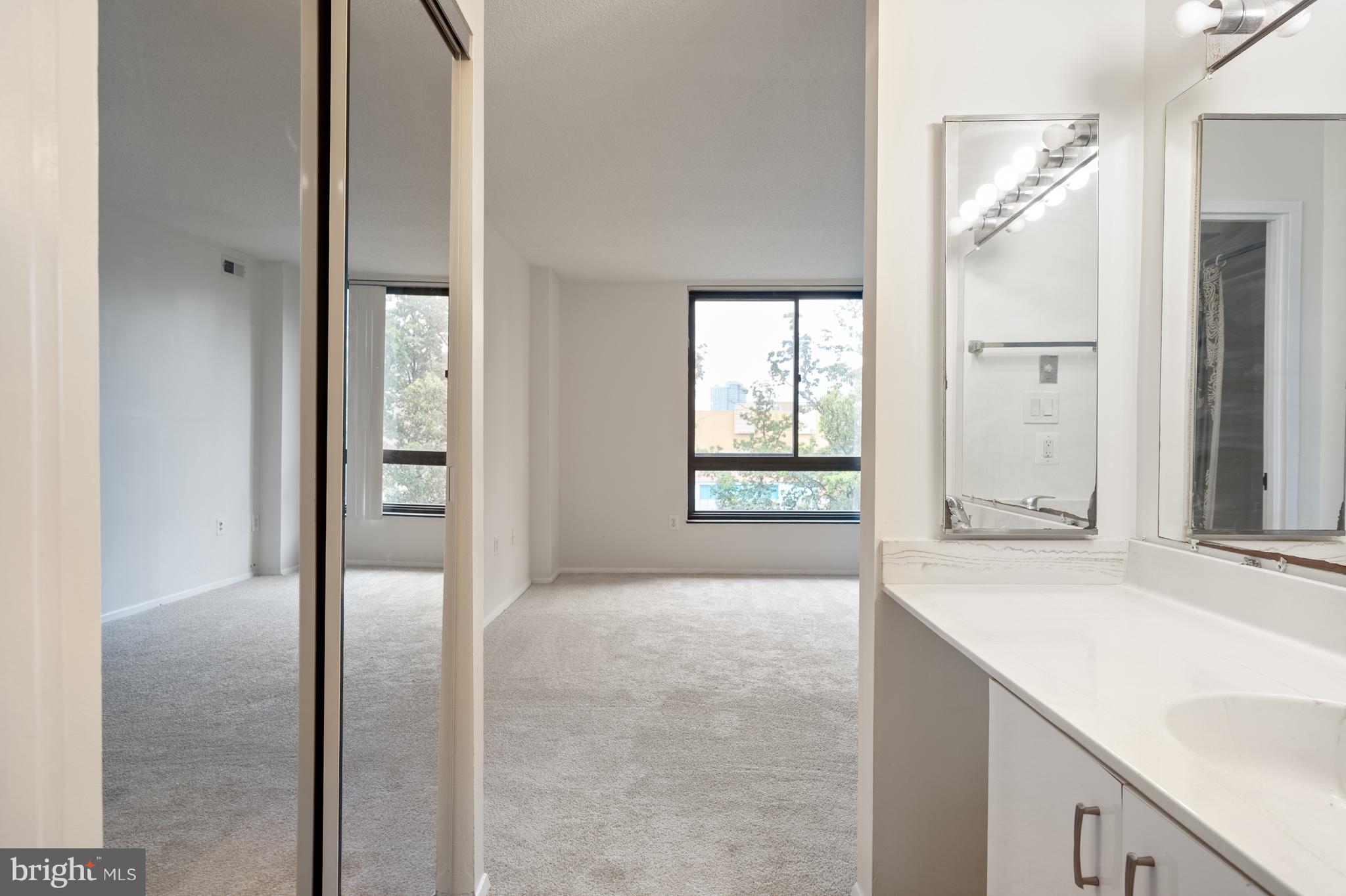 ENCORE OF MCLEAN - Residential