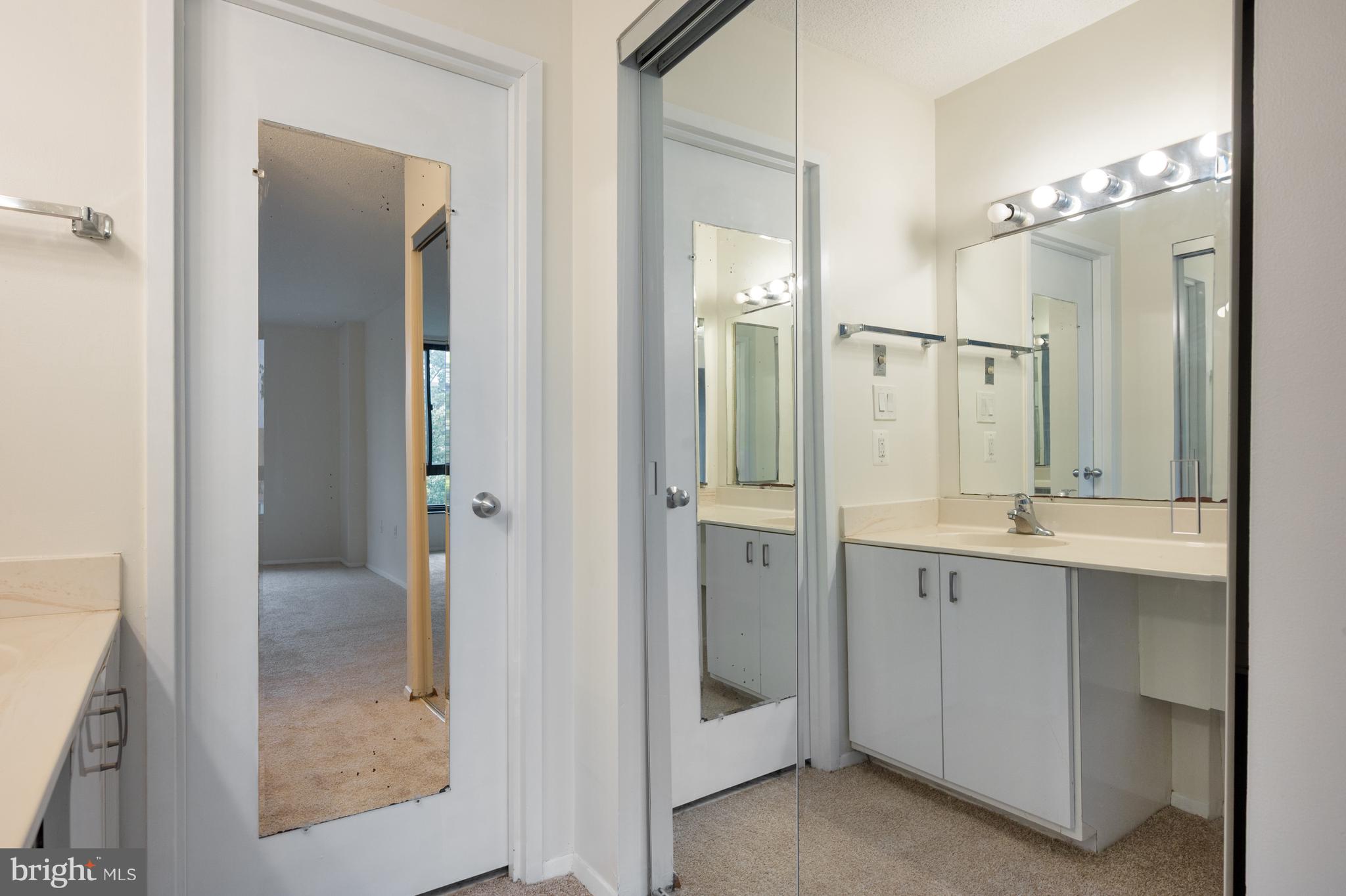 ENCORE OF MCLEAN - Residential