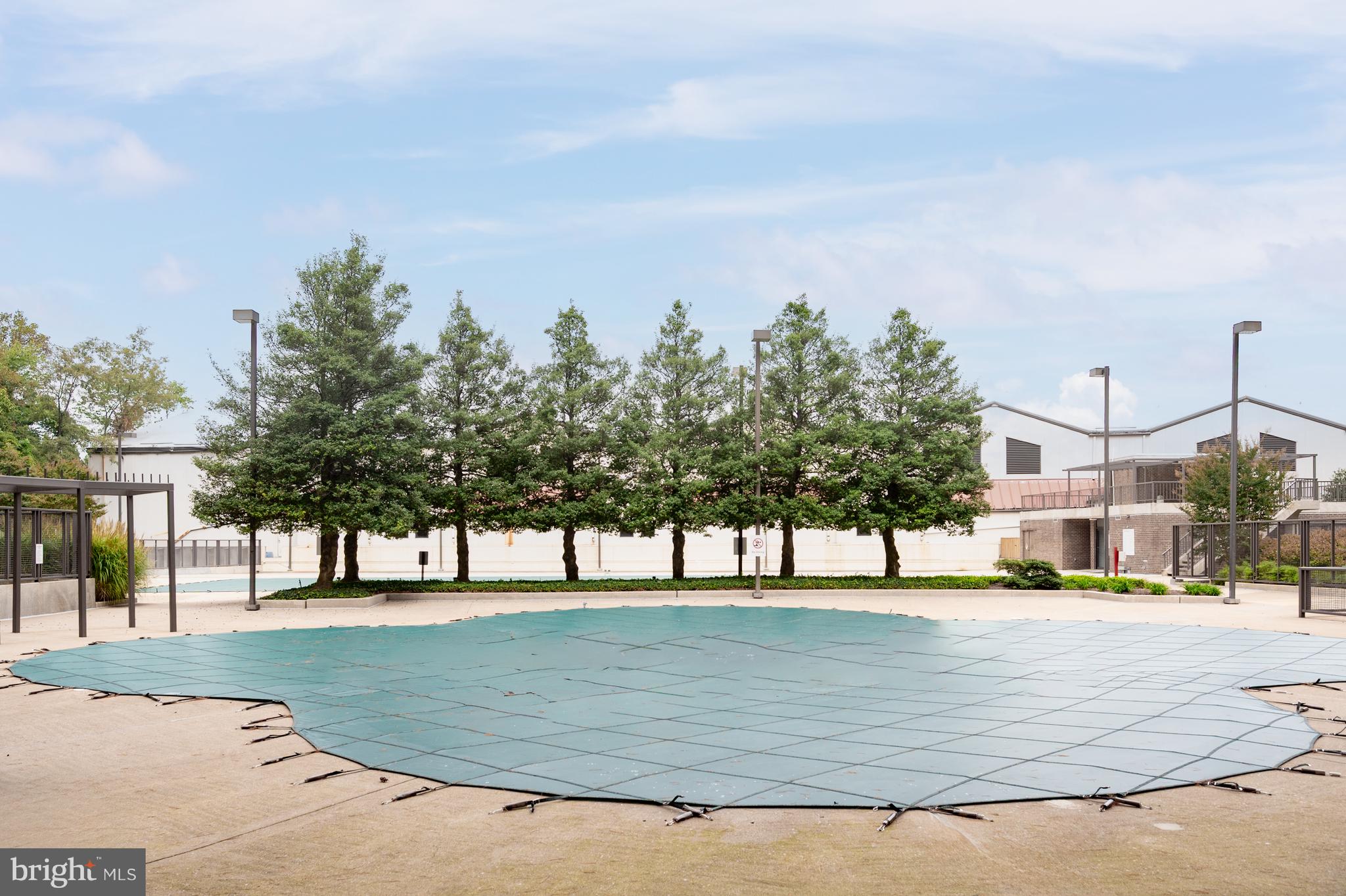 ENCORE OF MCLEAN - Residential