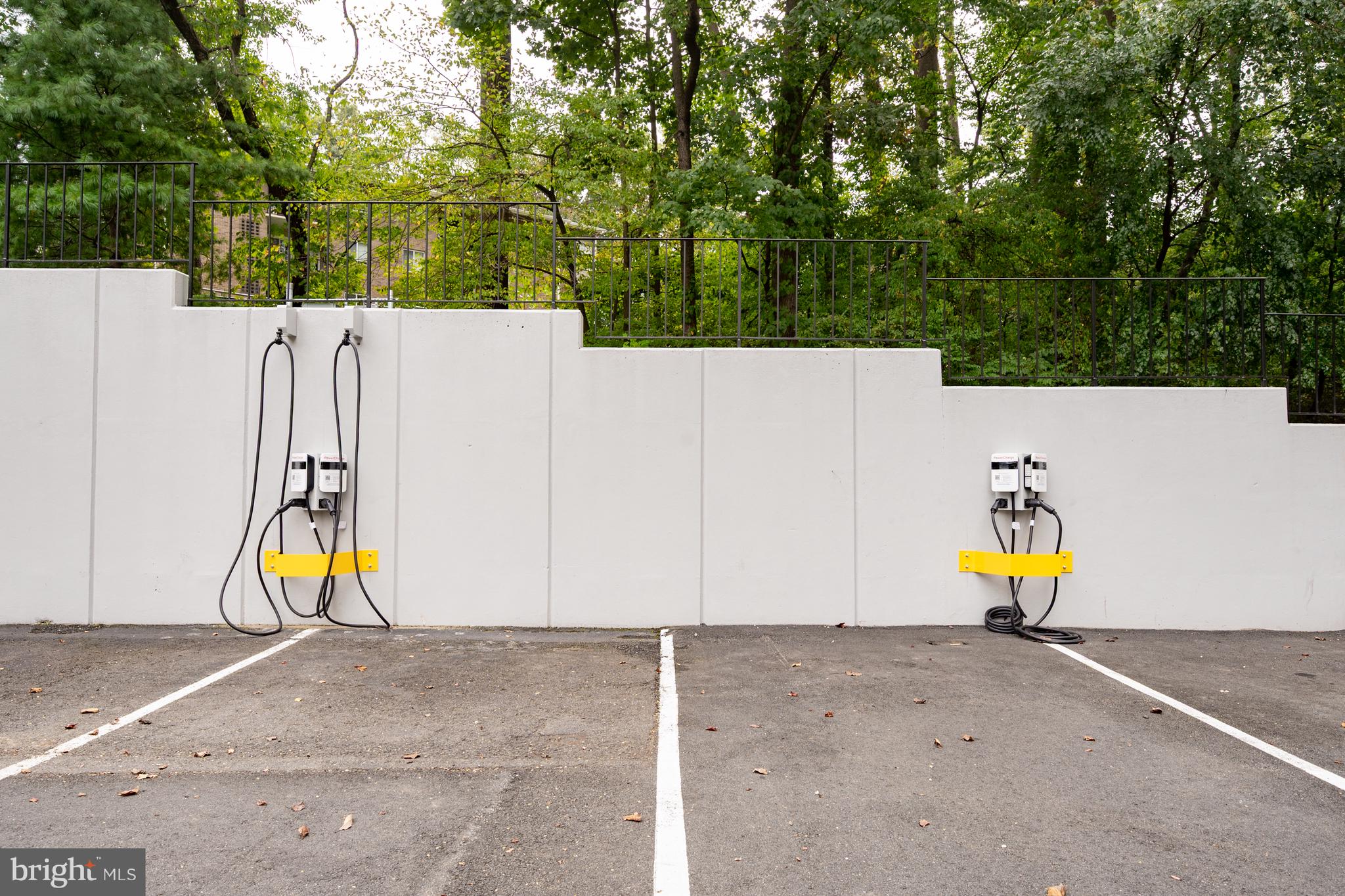 ENCORE OF MCLEAN - Residential