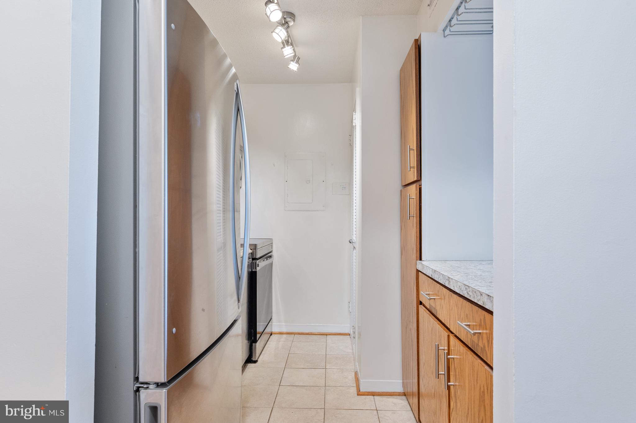 ENCORE OF MCLEAN - Residential