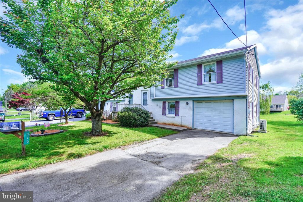 Photo of 370 N DUKE ST, MILLERSVILLE, PA 17551 (MLS # PALA2034668)