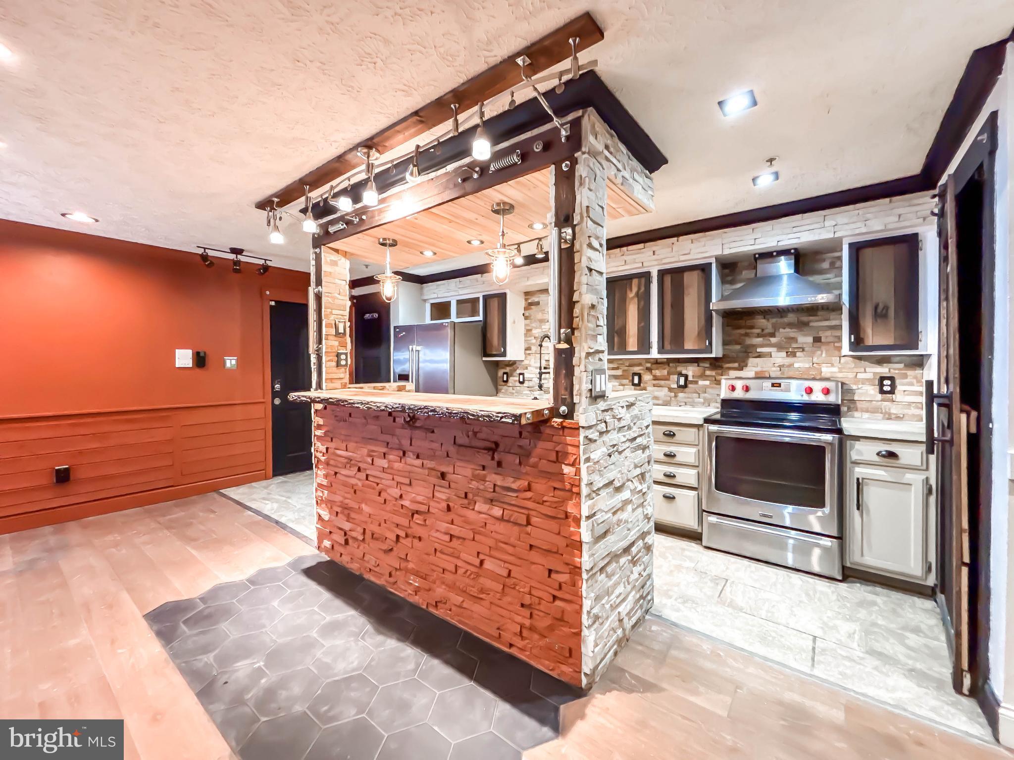 WOODBRIDGE CENTER - Residential