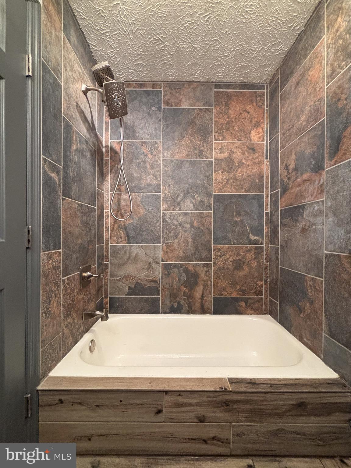 WOODBRIDGE CENTER - Residential