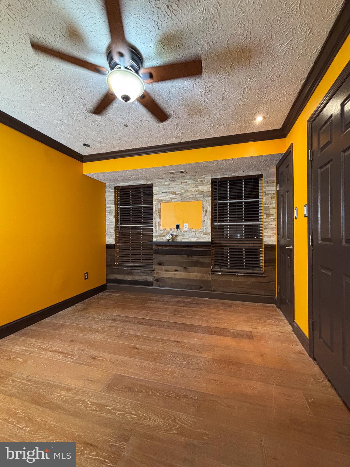 WOODBRIDGE CENTER - Residential