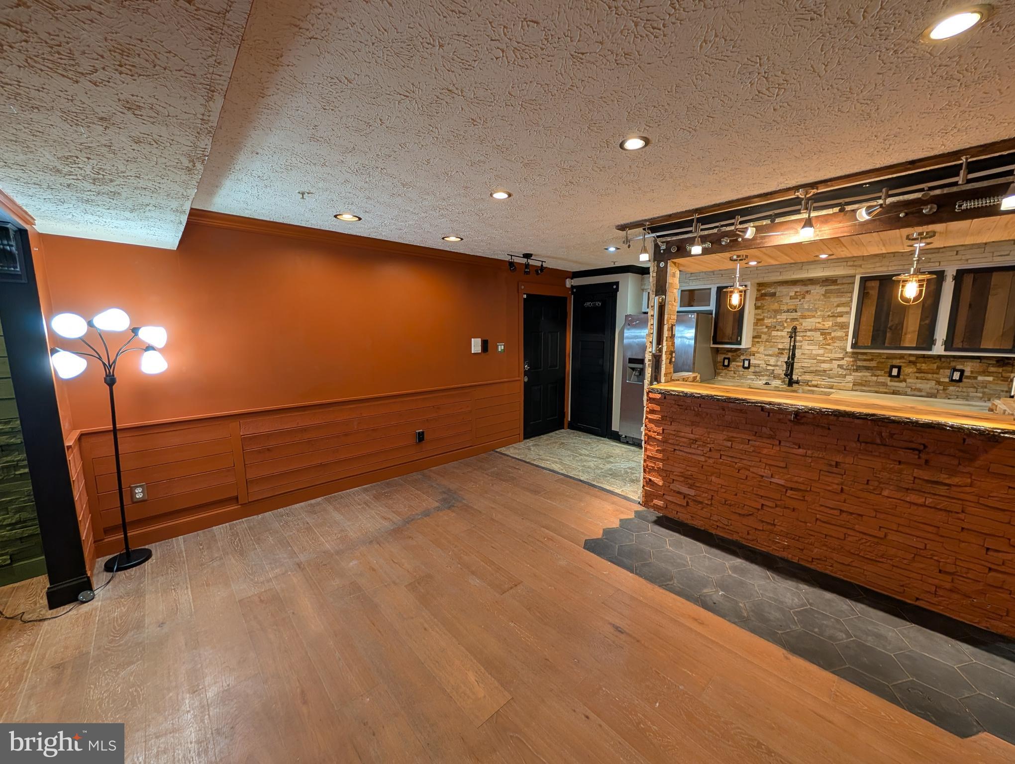 909 WOODBRIDGE COURT H 909-H