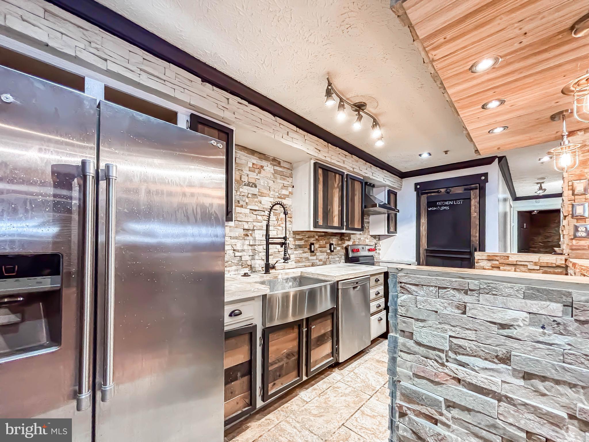 WOODBRIDGE CENTER - Residential