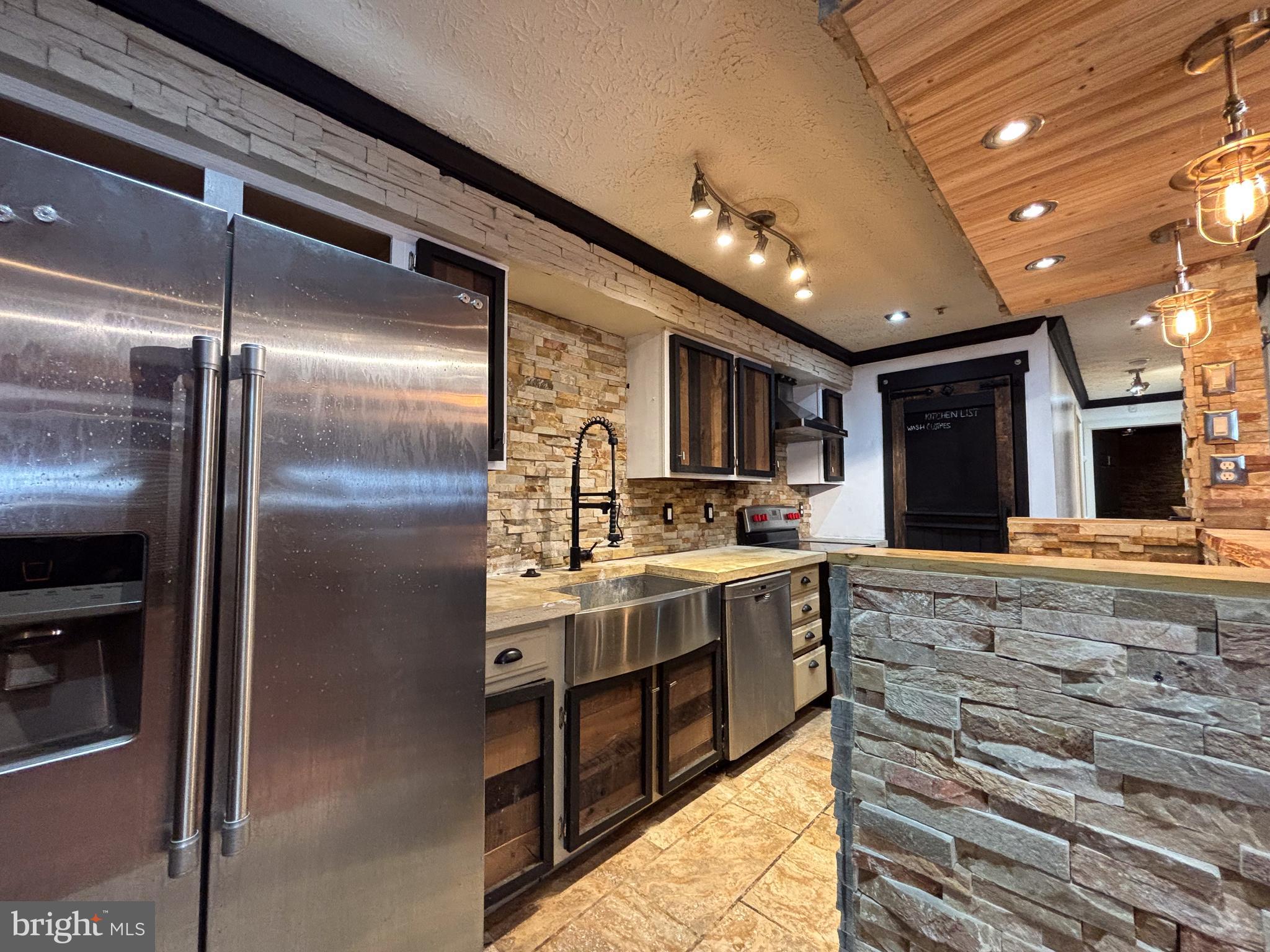 WOODBRIDGE CENTER - Residential