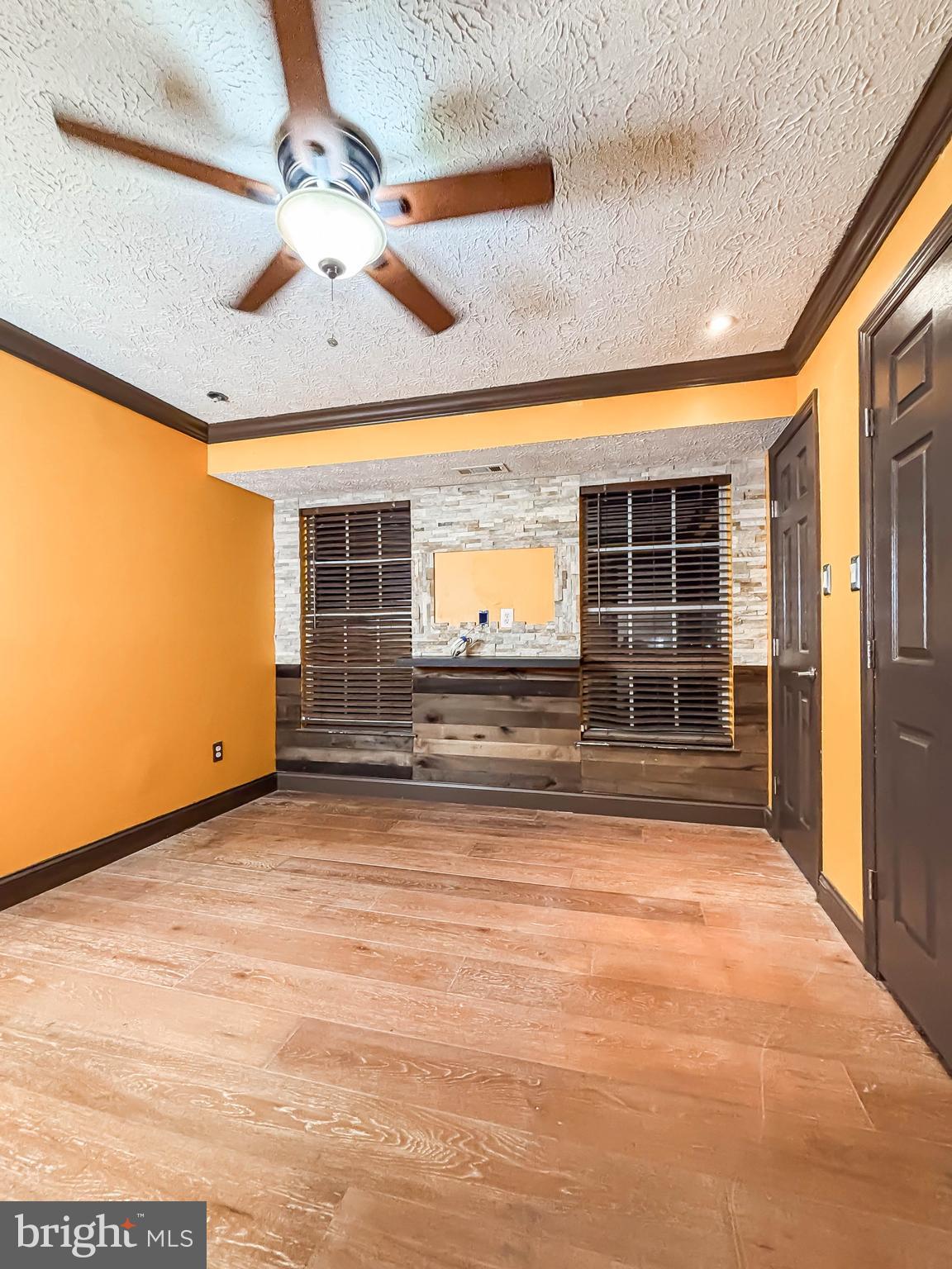 WOODBRIDGE CENTER - Residential