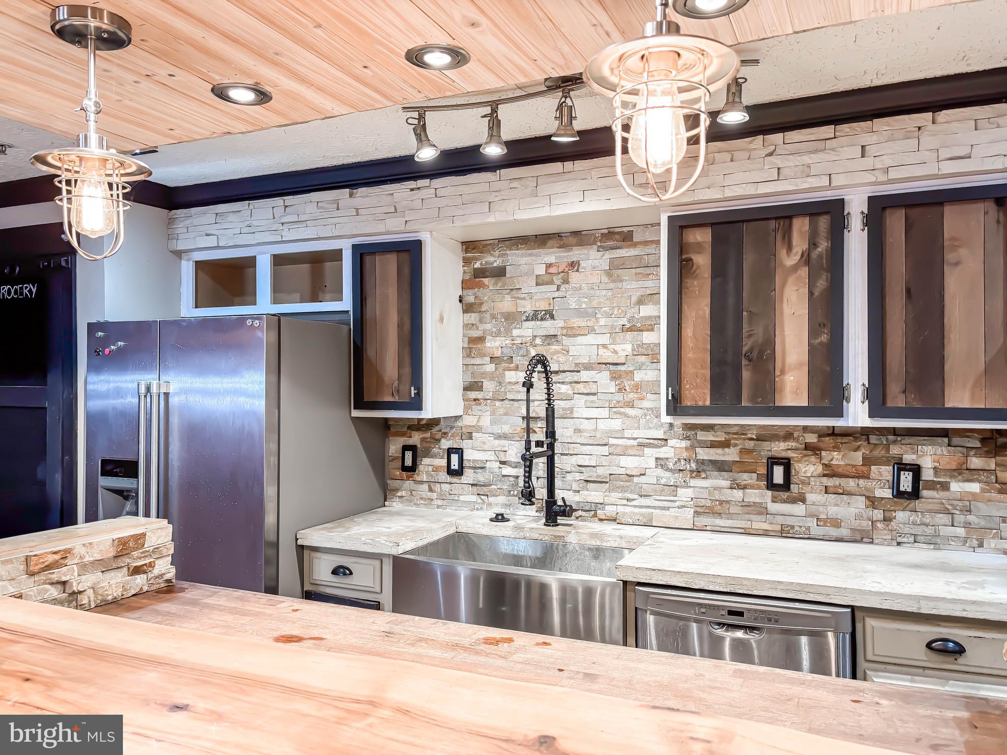 WOODBRIDGE CENTER - Residential