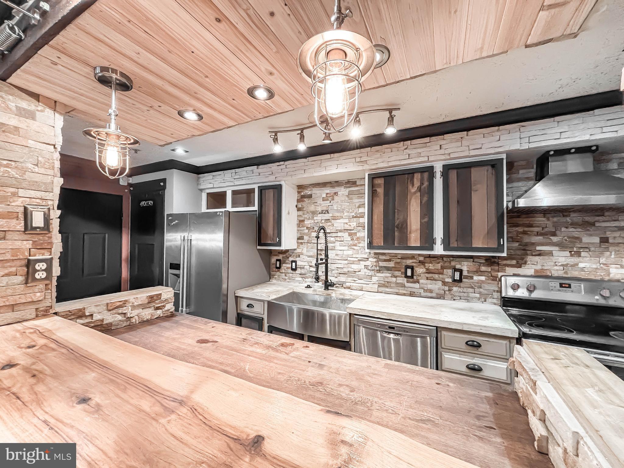 WOODBRIDGE CENTER - Residential