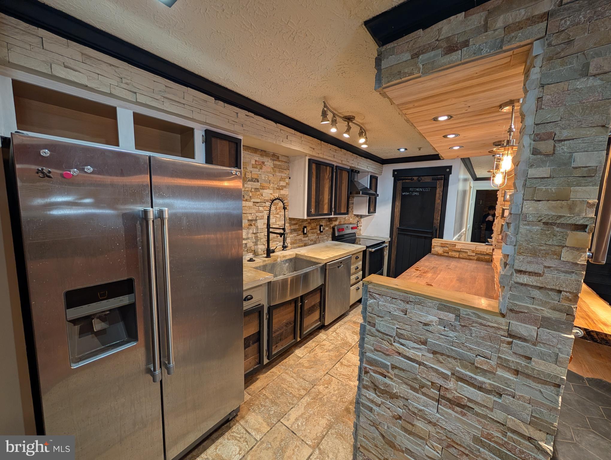 909 WOODBRIDGE COURT H 909-H