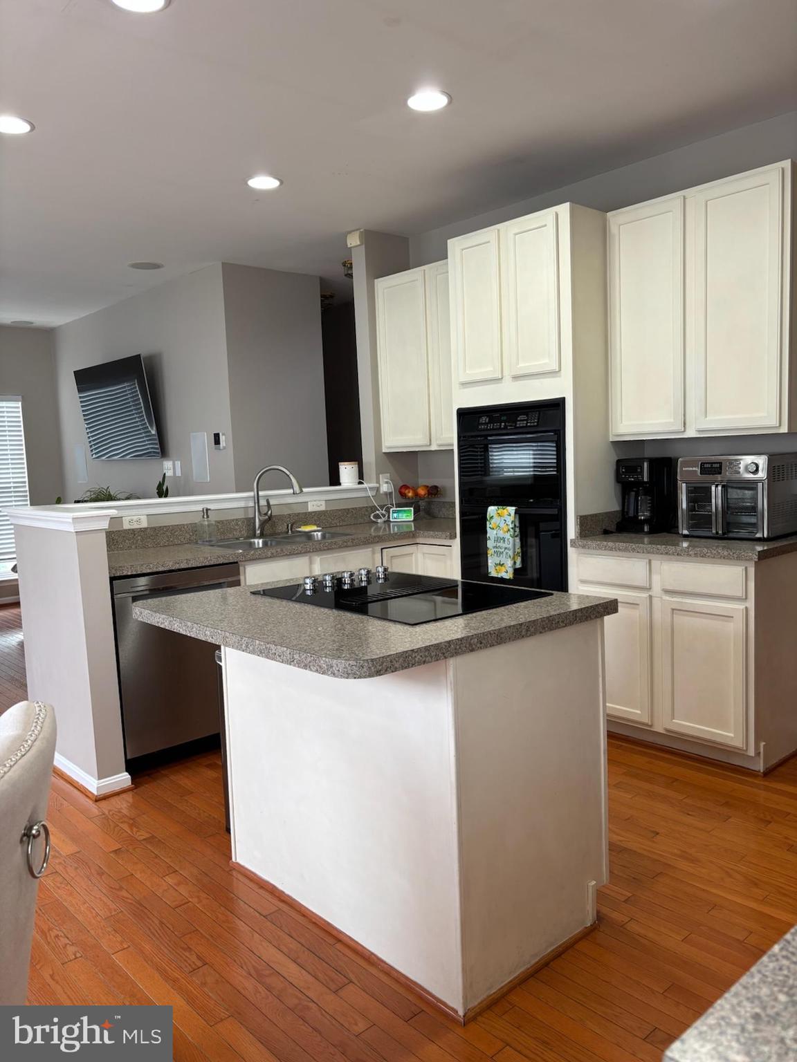 HUNTFIELD - Residential Lease