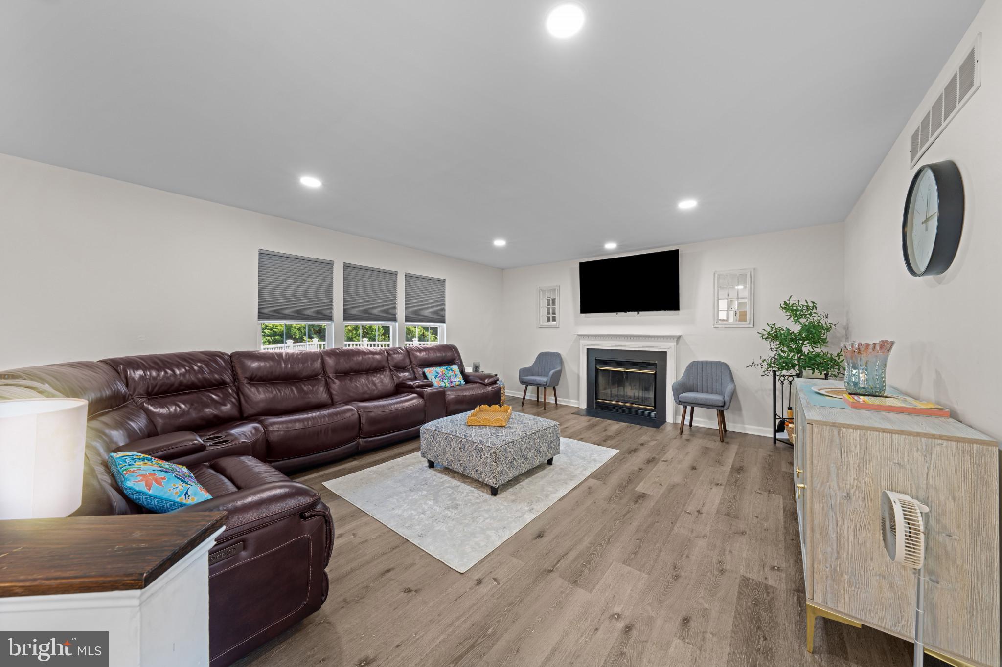 SAMHILL ESTATES - Residential