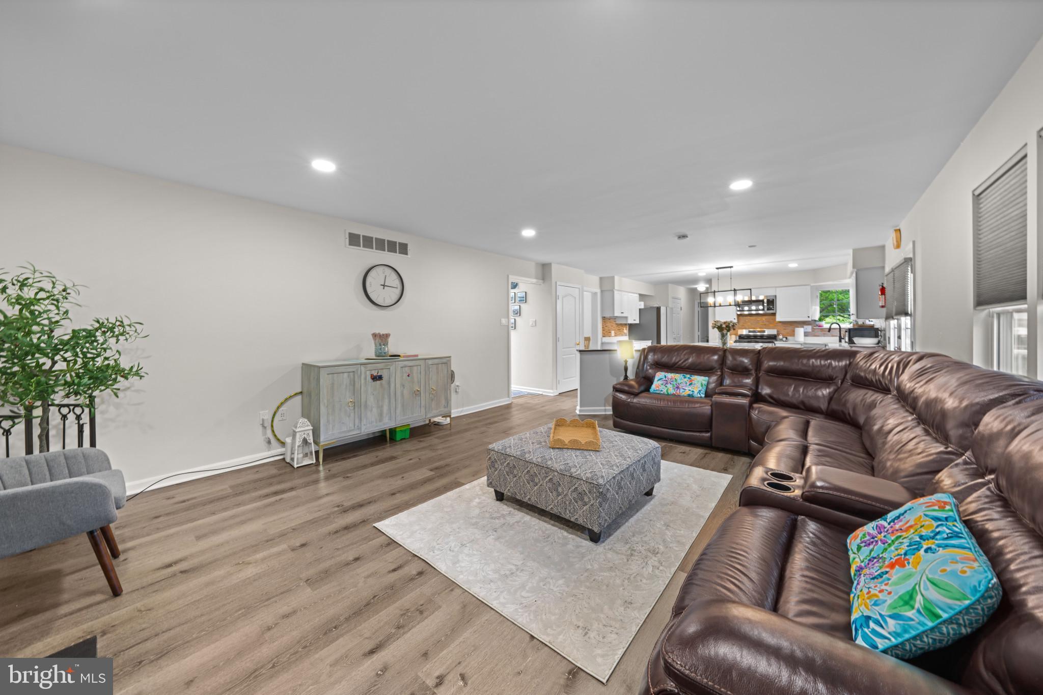 SAMHILL ESTATES - Residential