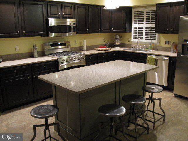 ROSEMONT PARK - Residential Lease