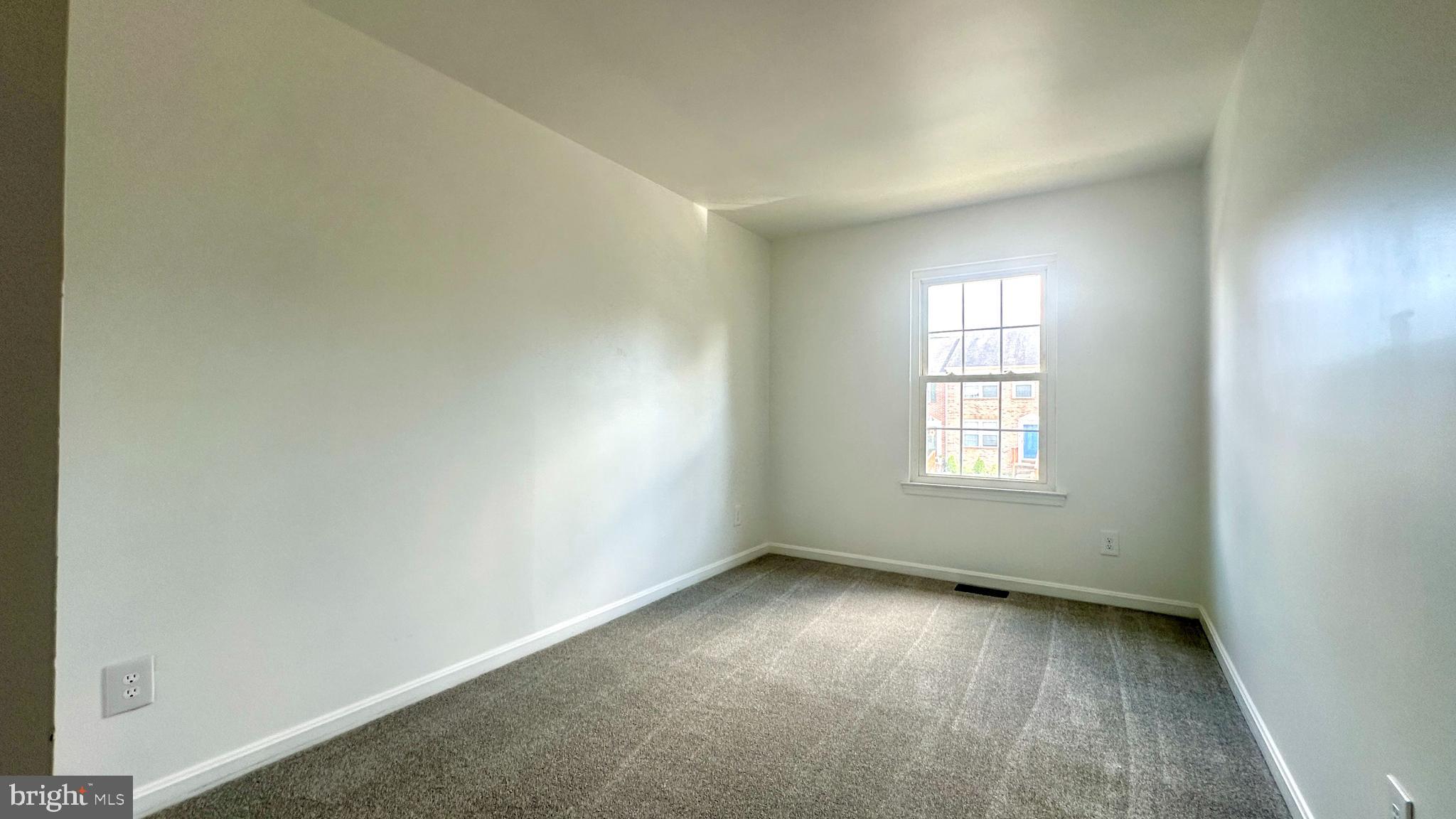 STONELEIGH SQUARE - Residential