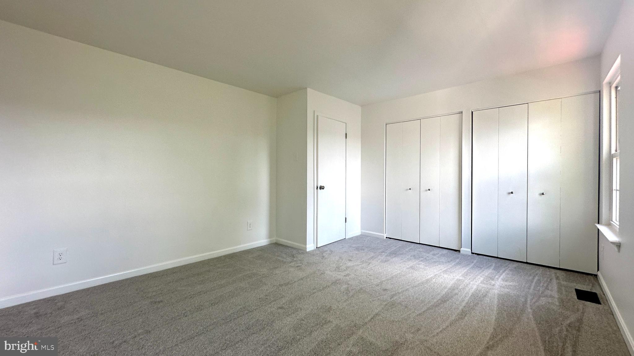 STONELEIGH SQUARE - Residential