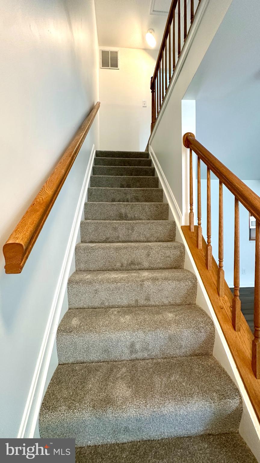 STONELEIGH SQUARE - Residential