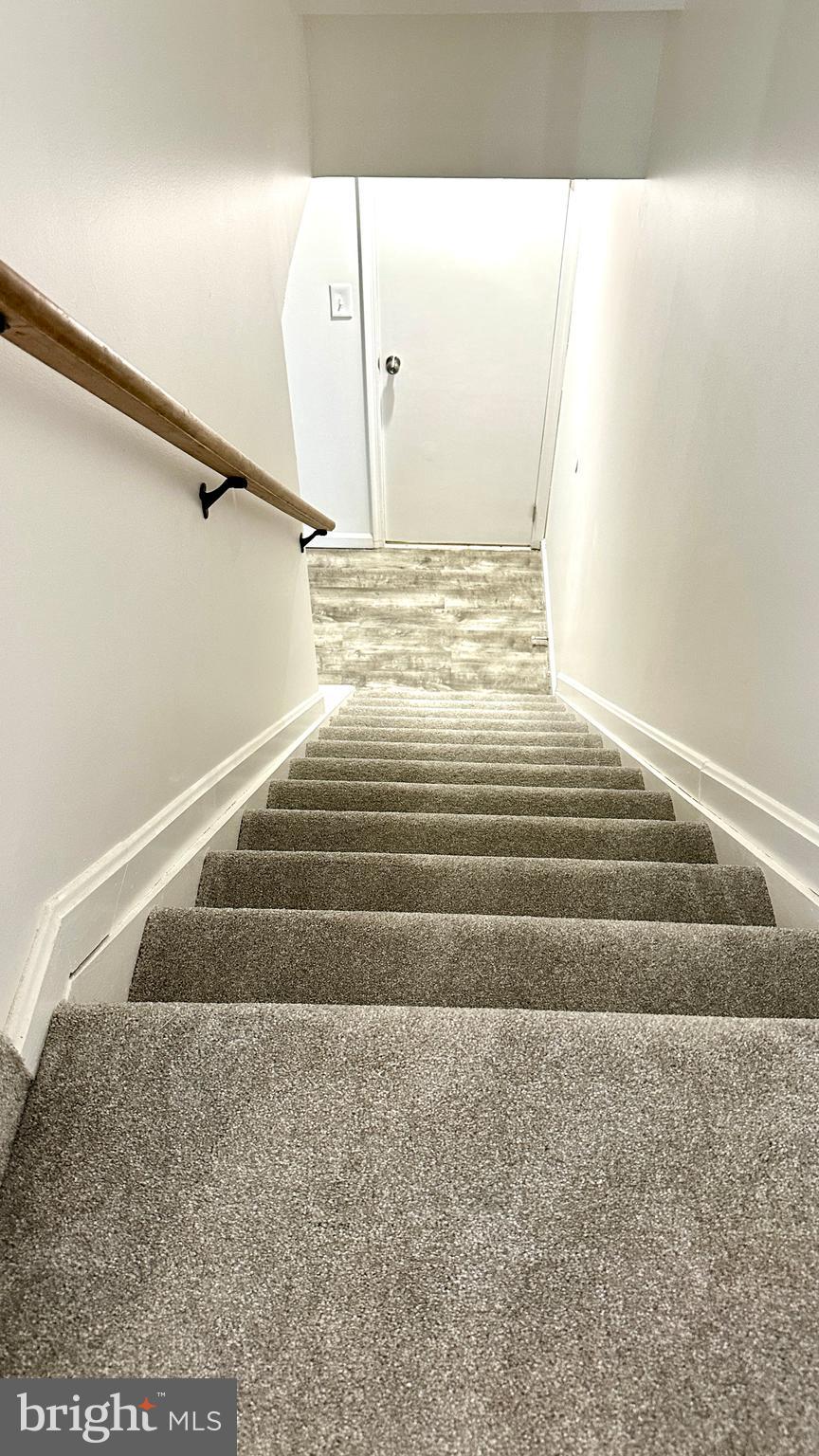 STONELEIGH SQUARE - Residential