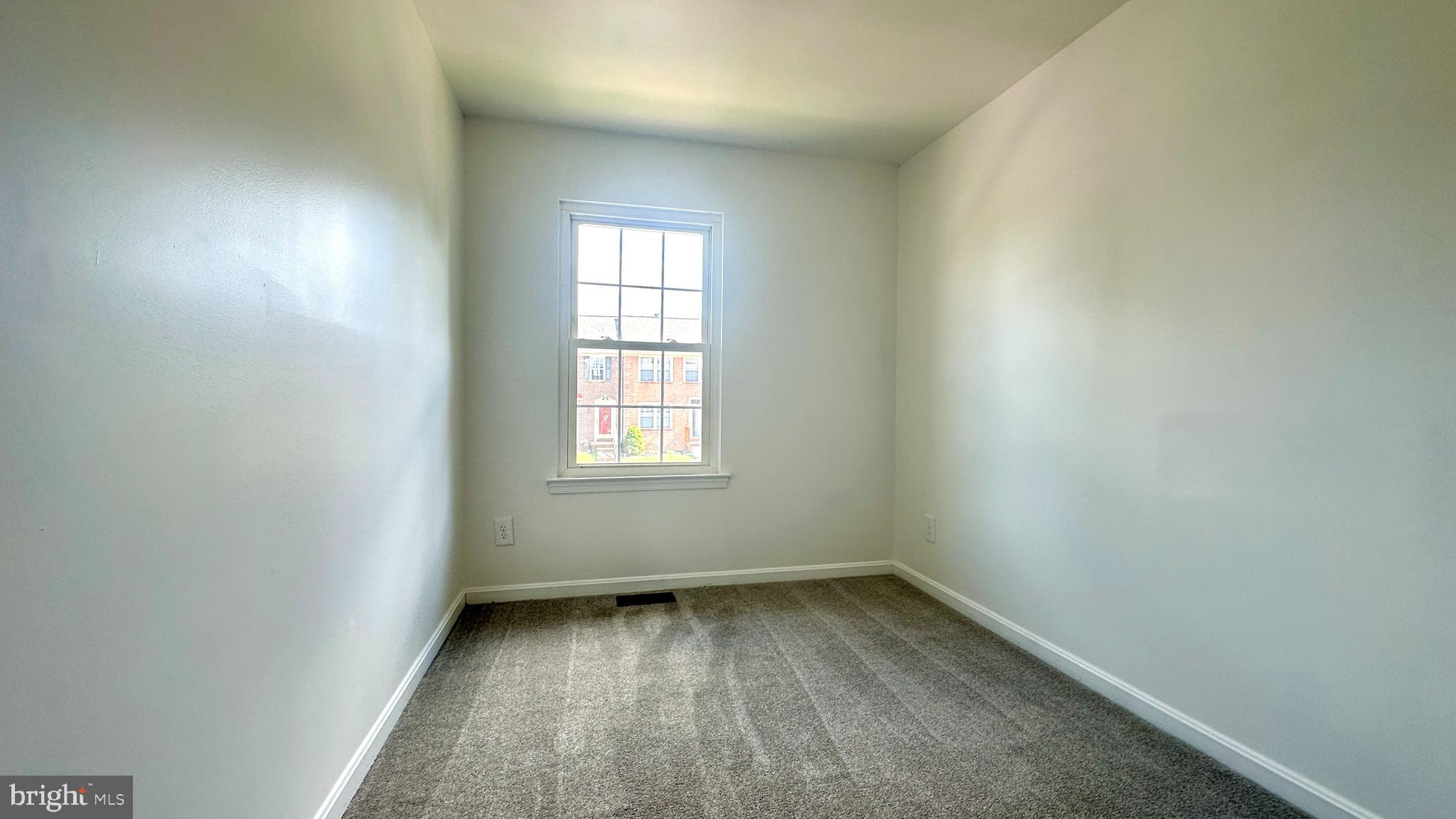 STONELEIGH SQUARE - Residential