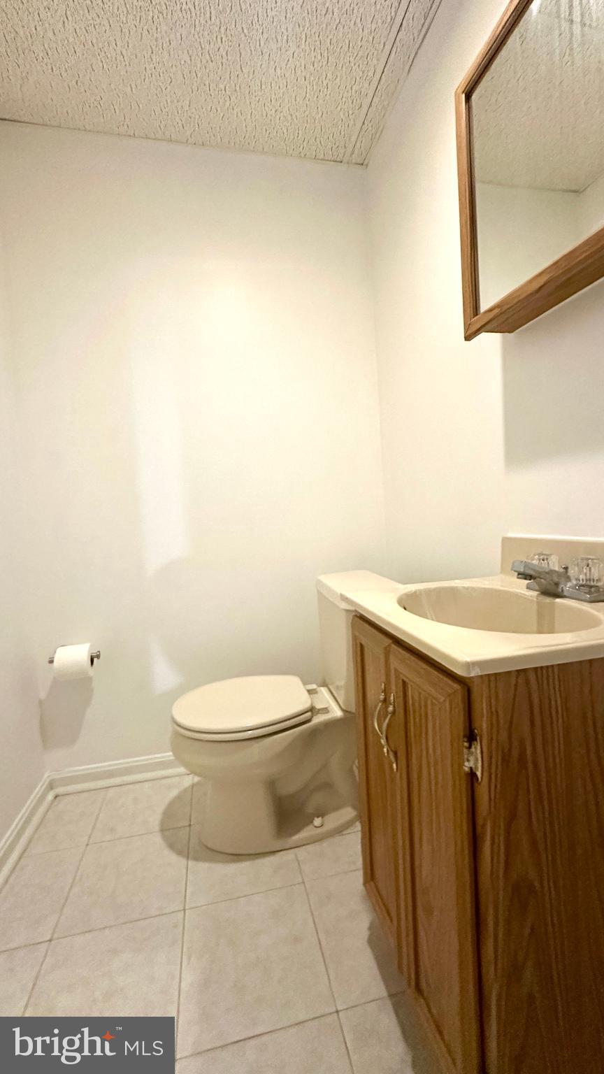 STONELEIGH SQUARE - Residential