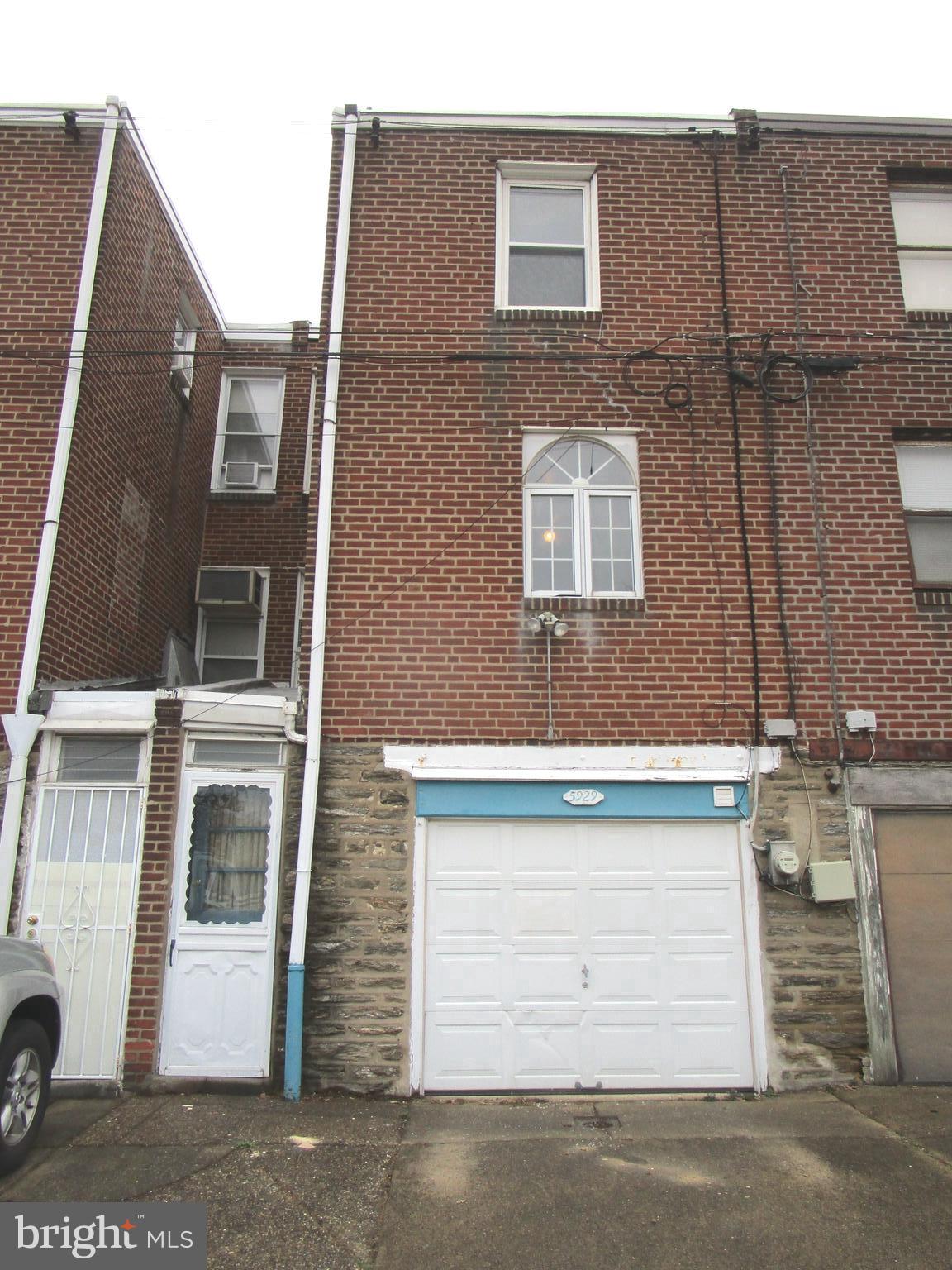 OXFORD CIRCLE - Residential