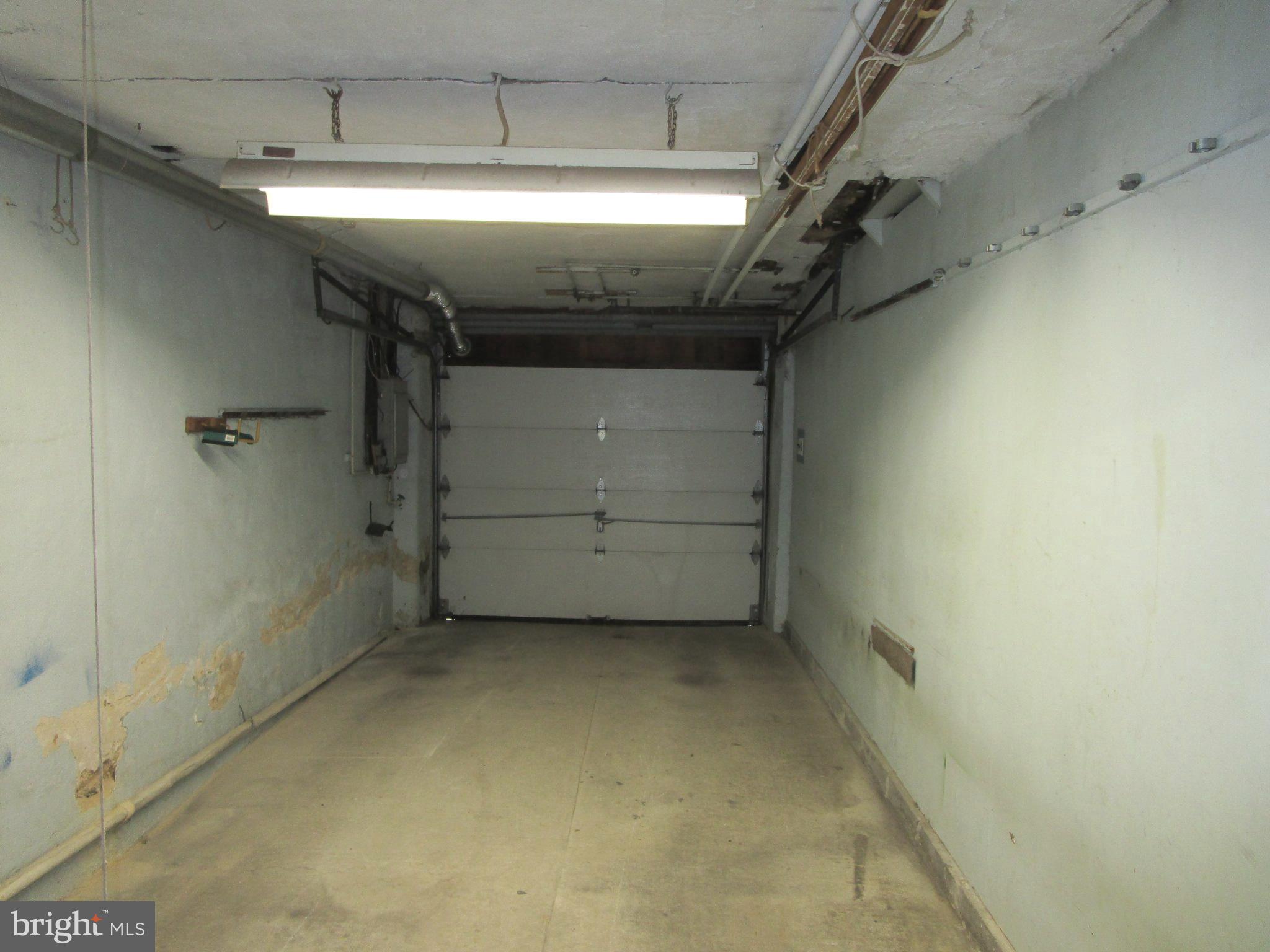 OXFORD CIRCLE - Residential