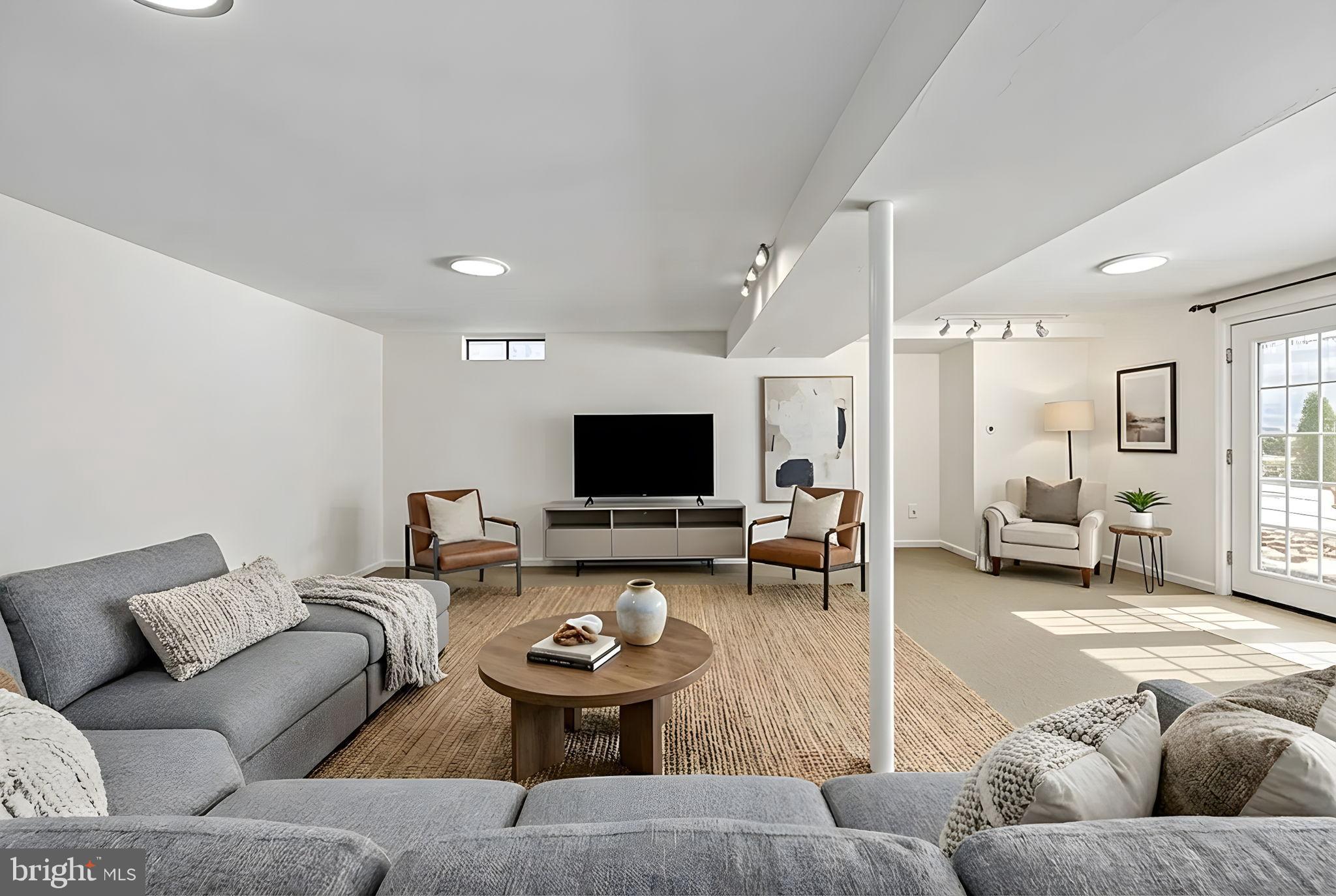 LEESBURG COUNTRY CLUB - Residential